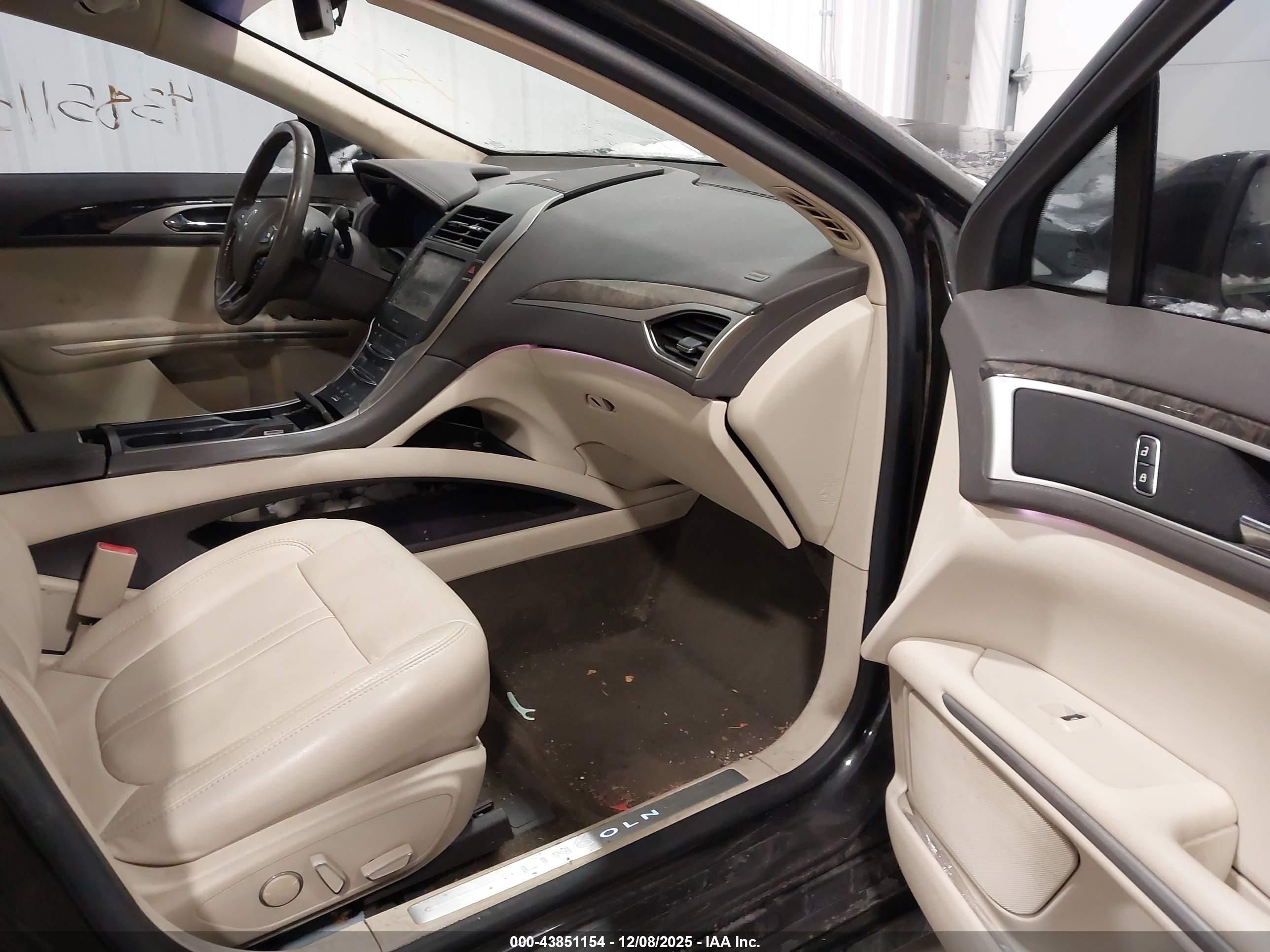 LINCOLN MKZ image 5