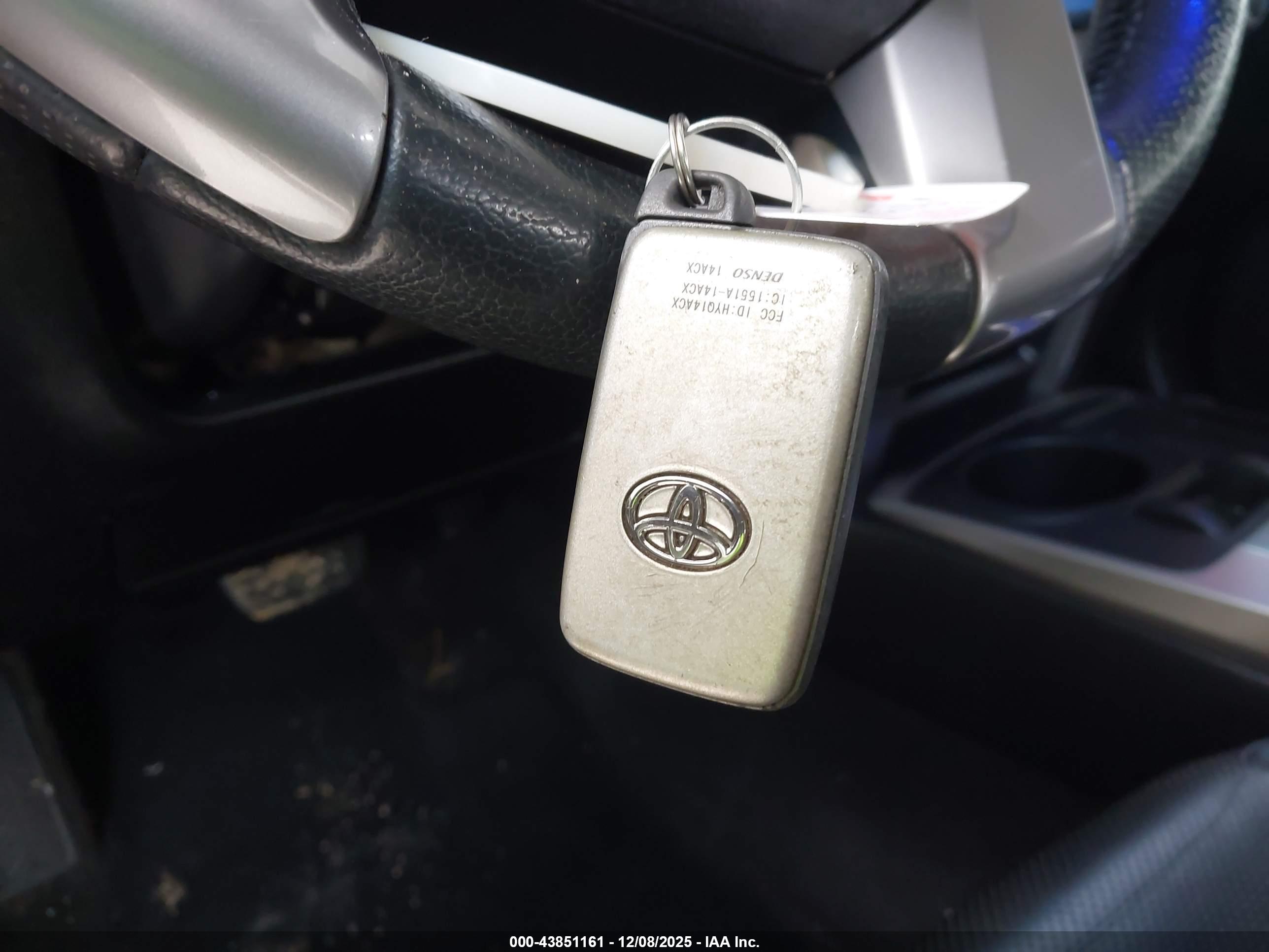 TOYOTA 4RUNNER image 11