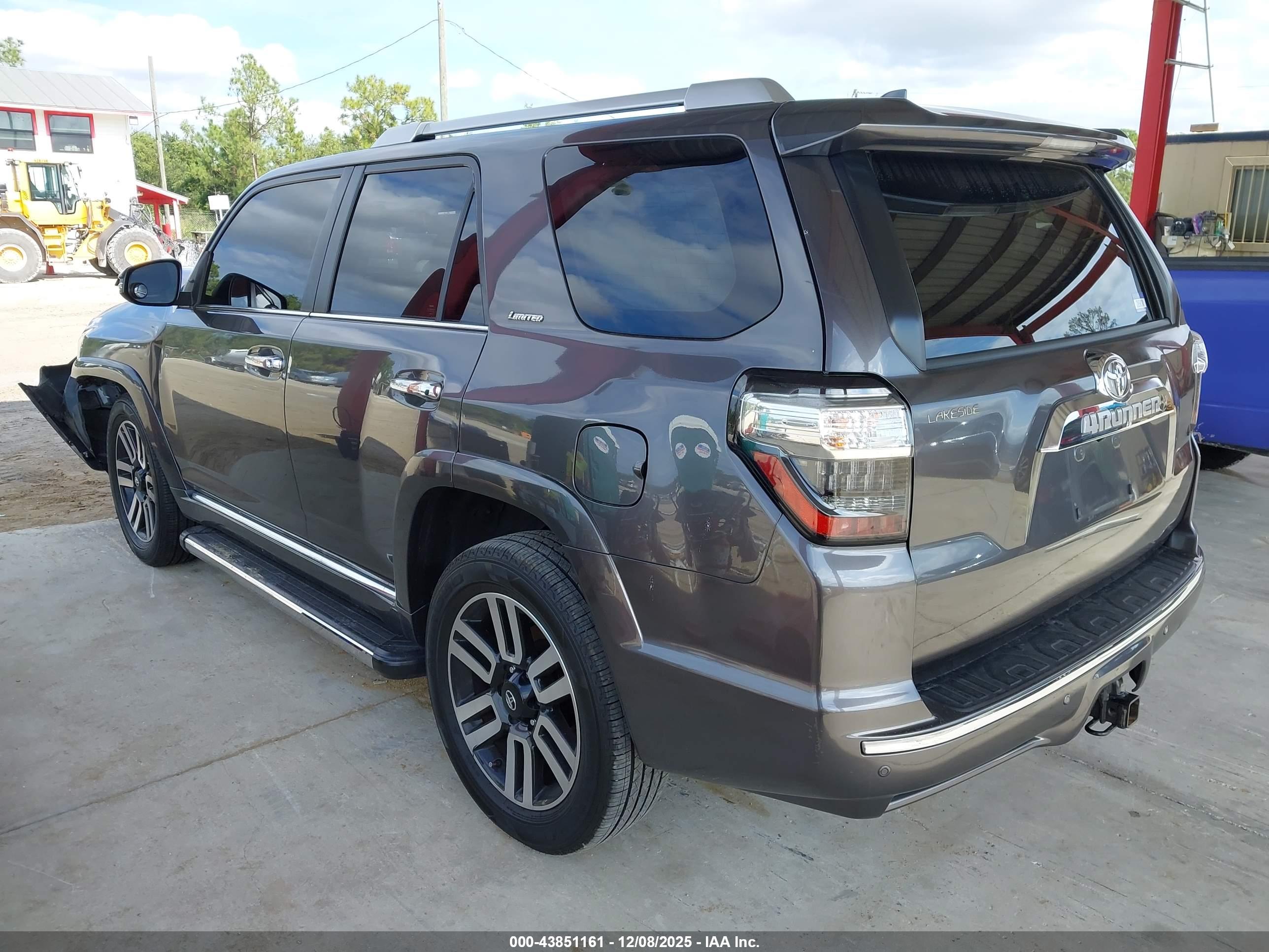 TOYOTA 4RUNNER image 3