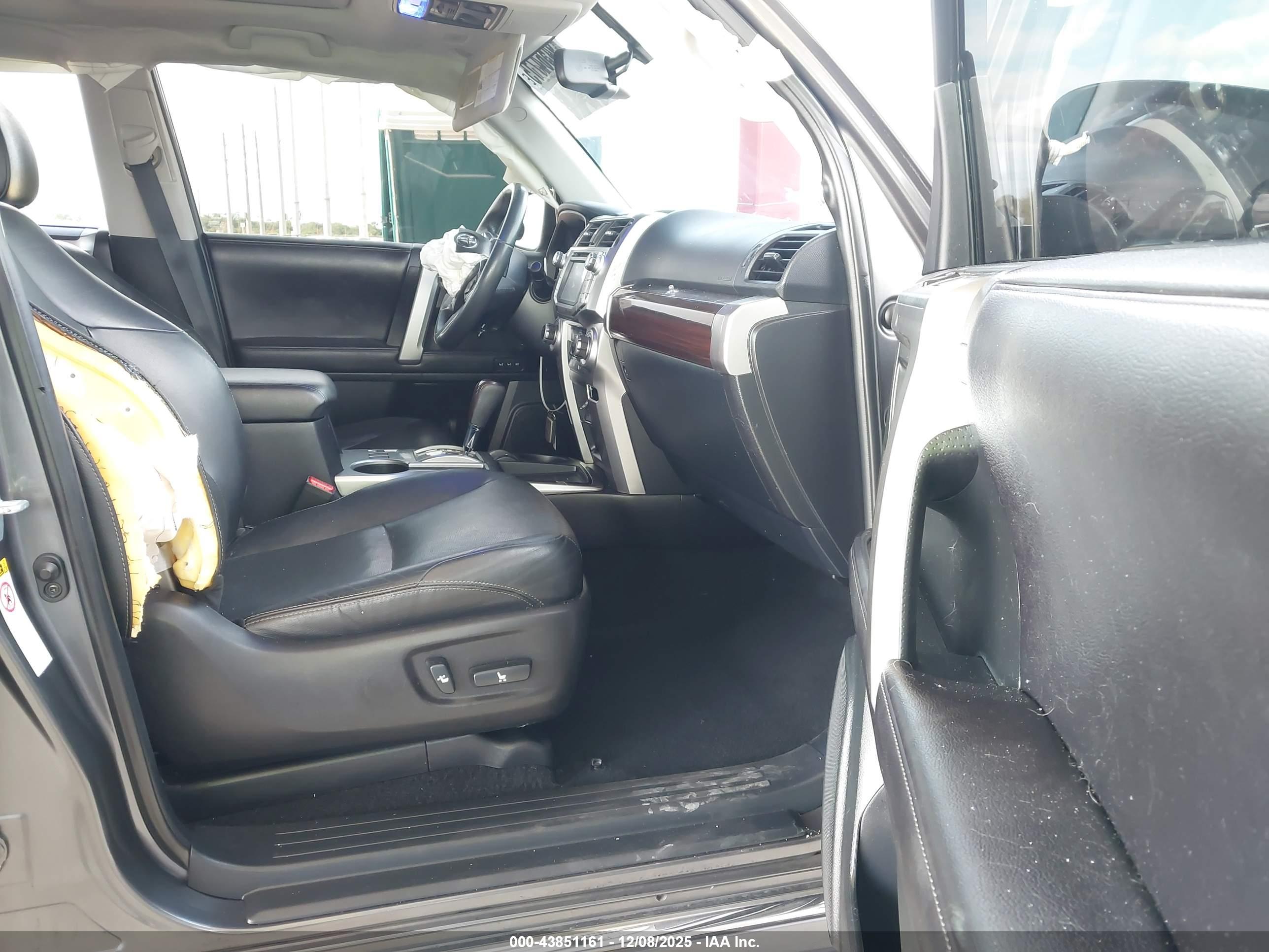 TOYOTA 4RUNNER image 5