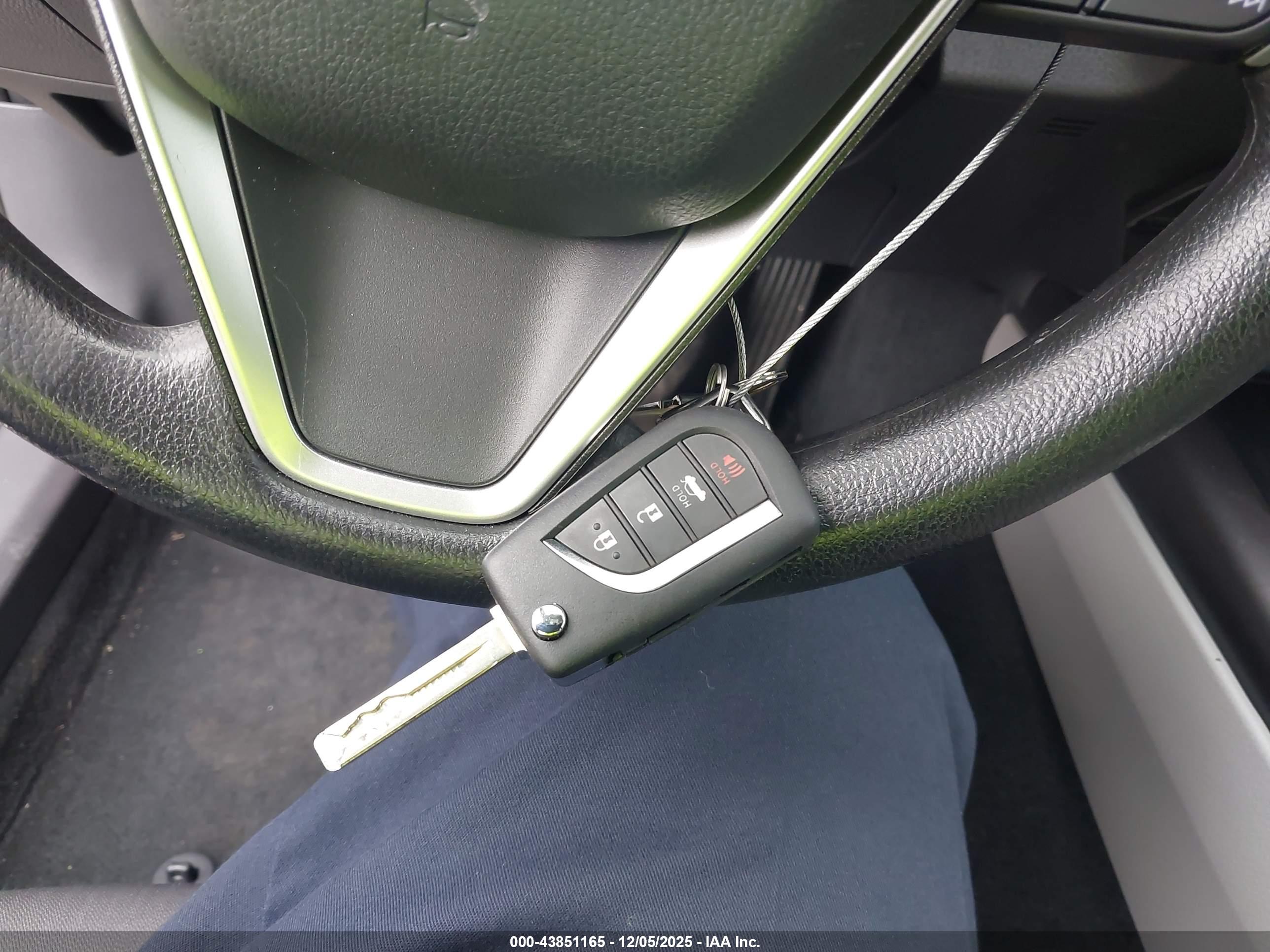 TOYOTA CAMRY image 11