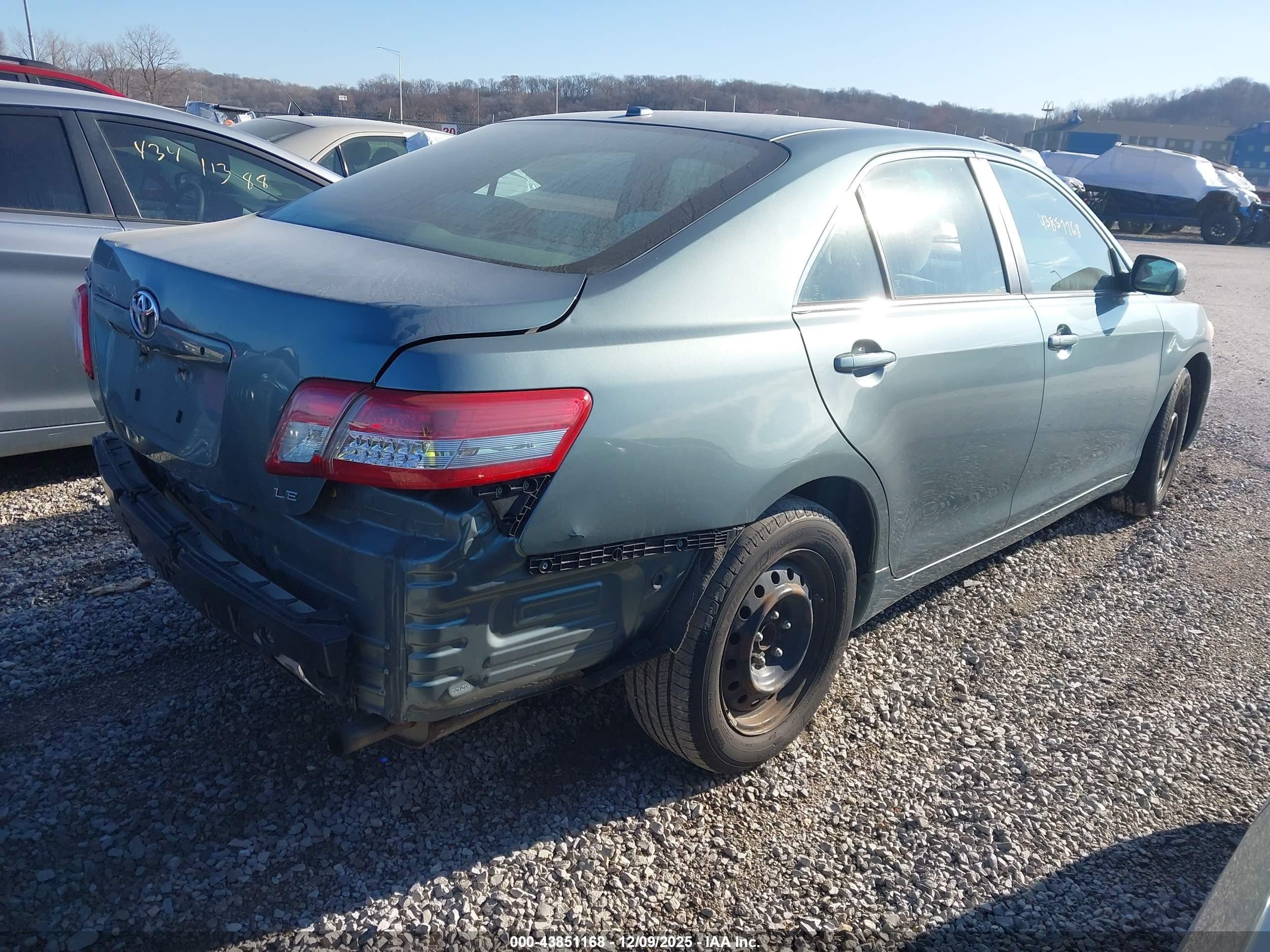 TOYOTA CAMRY image 4