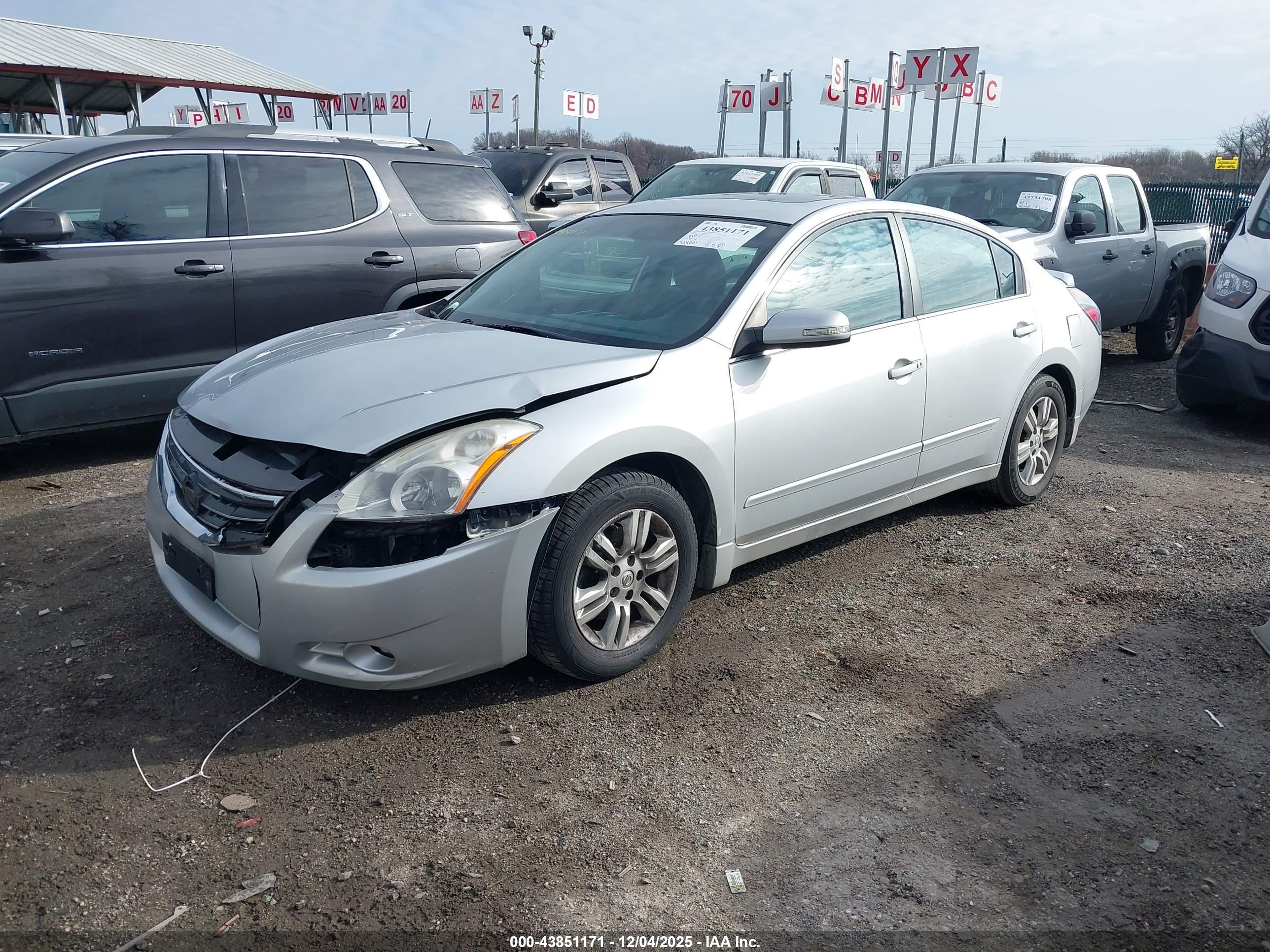NISSAN ALTIMA image 2