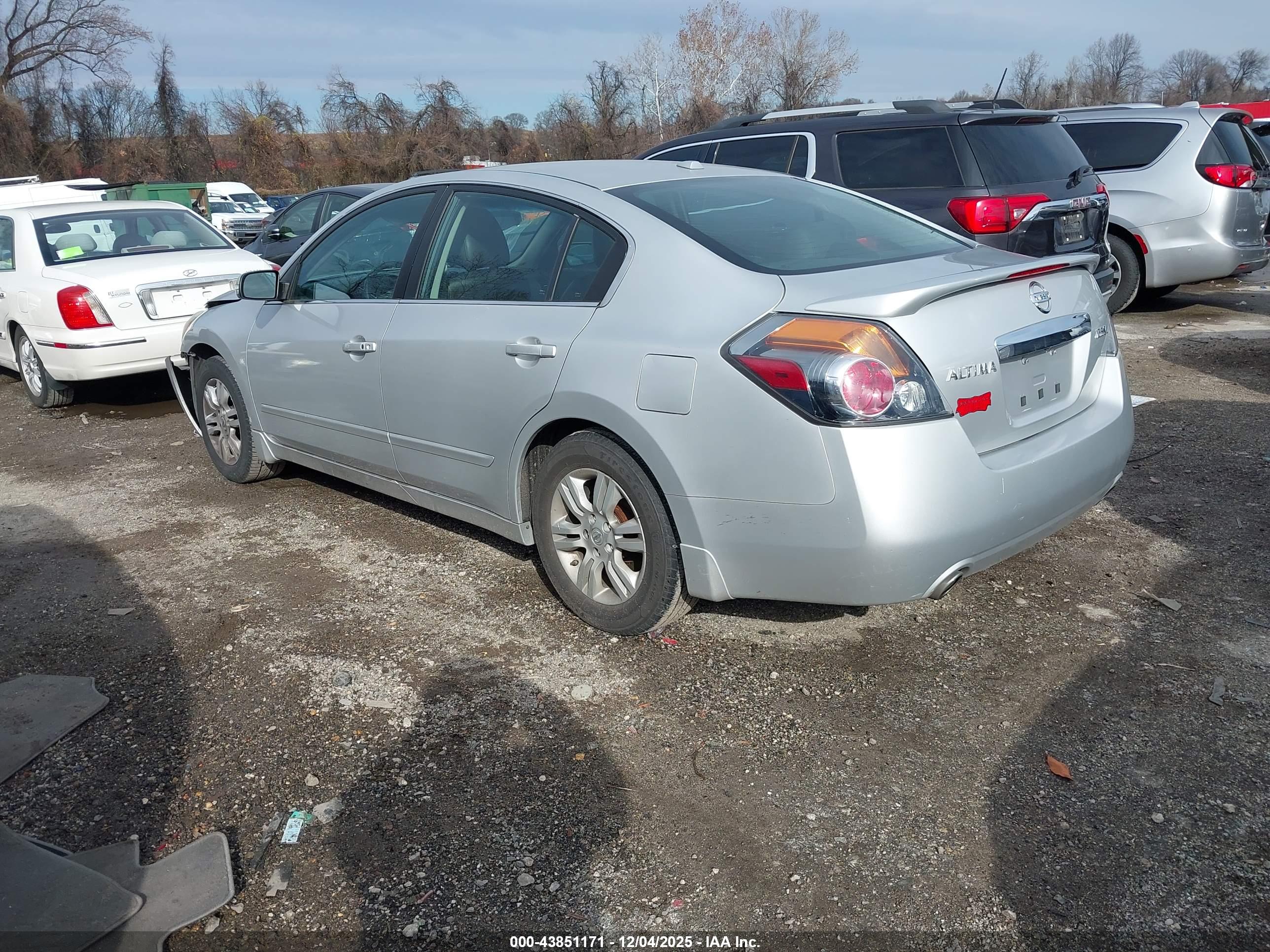 NISSAN ALTIMA image 3