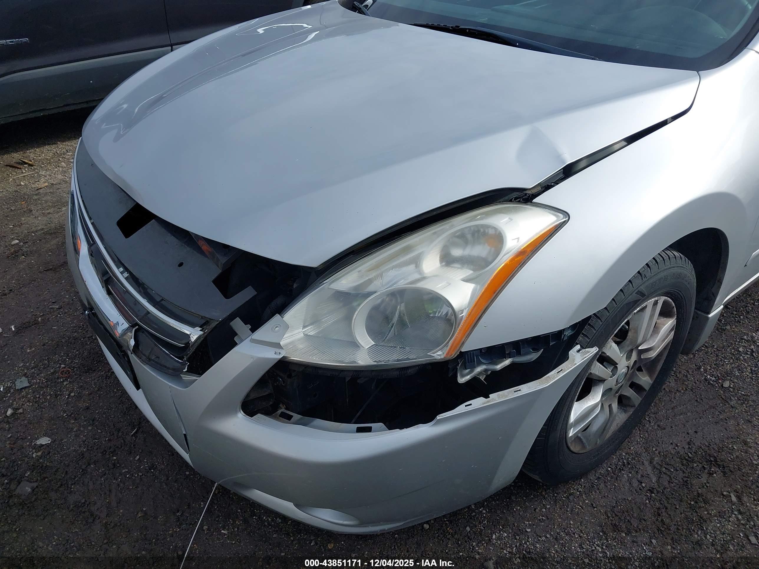 NISSAN ALTIMA image 6