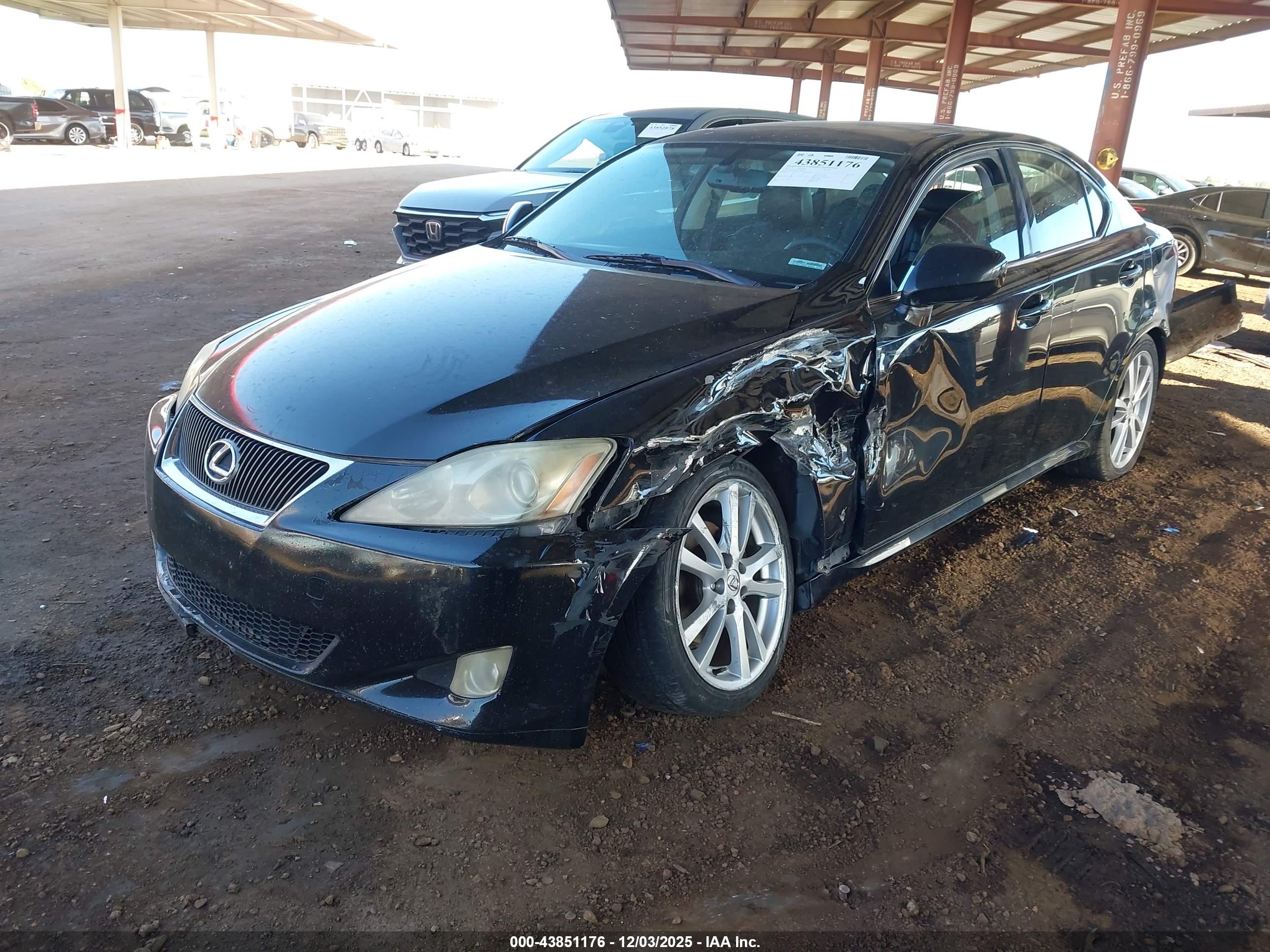 LEXUS IS image 2