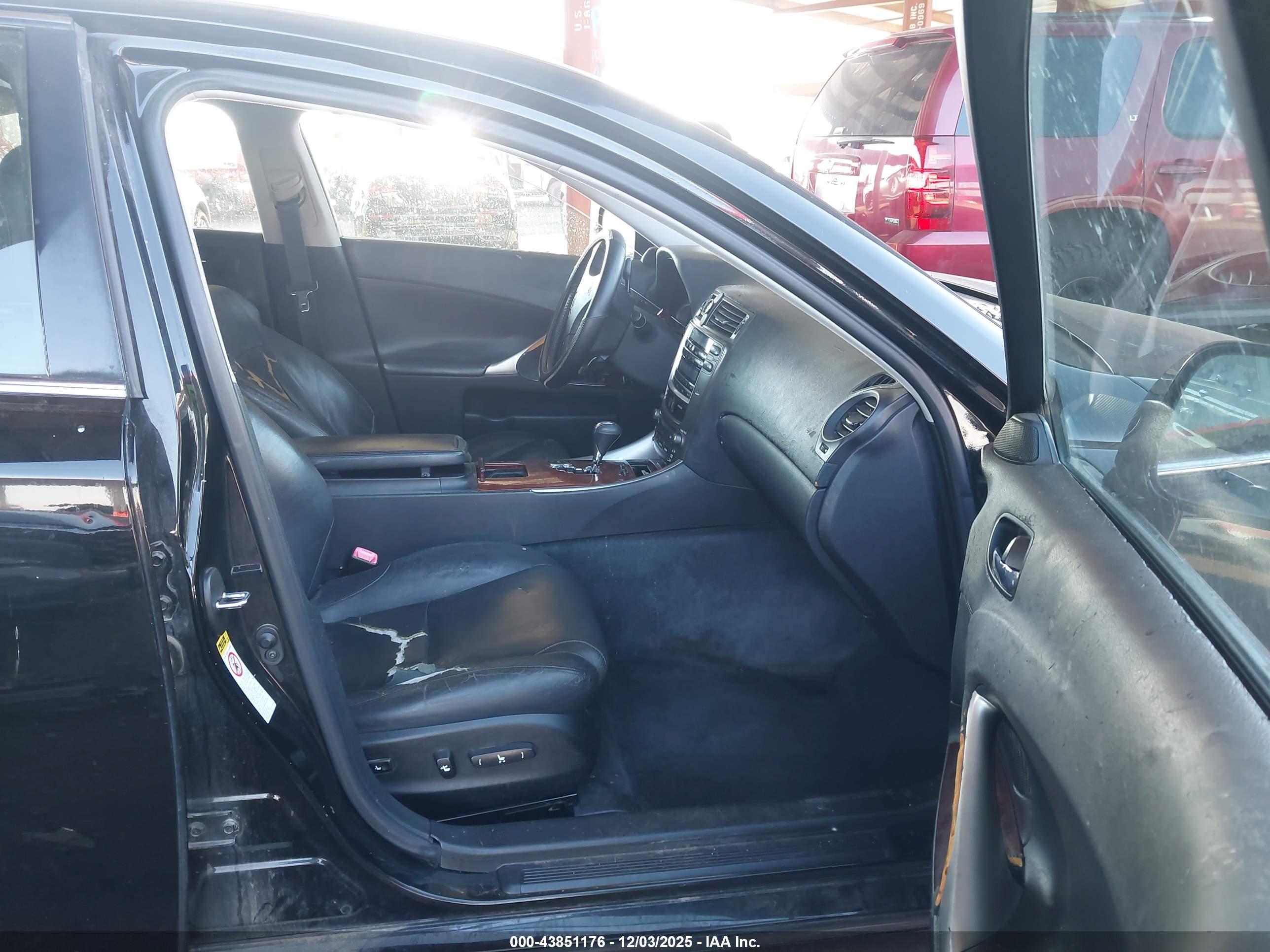 LEXUS IS image 5