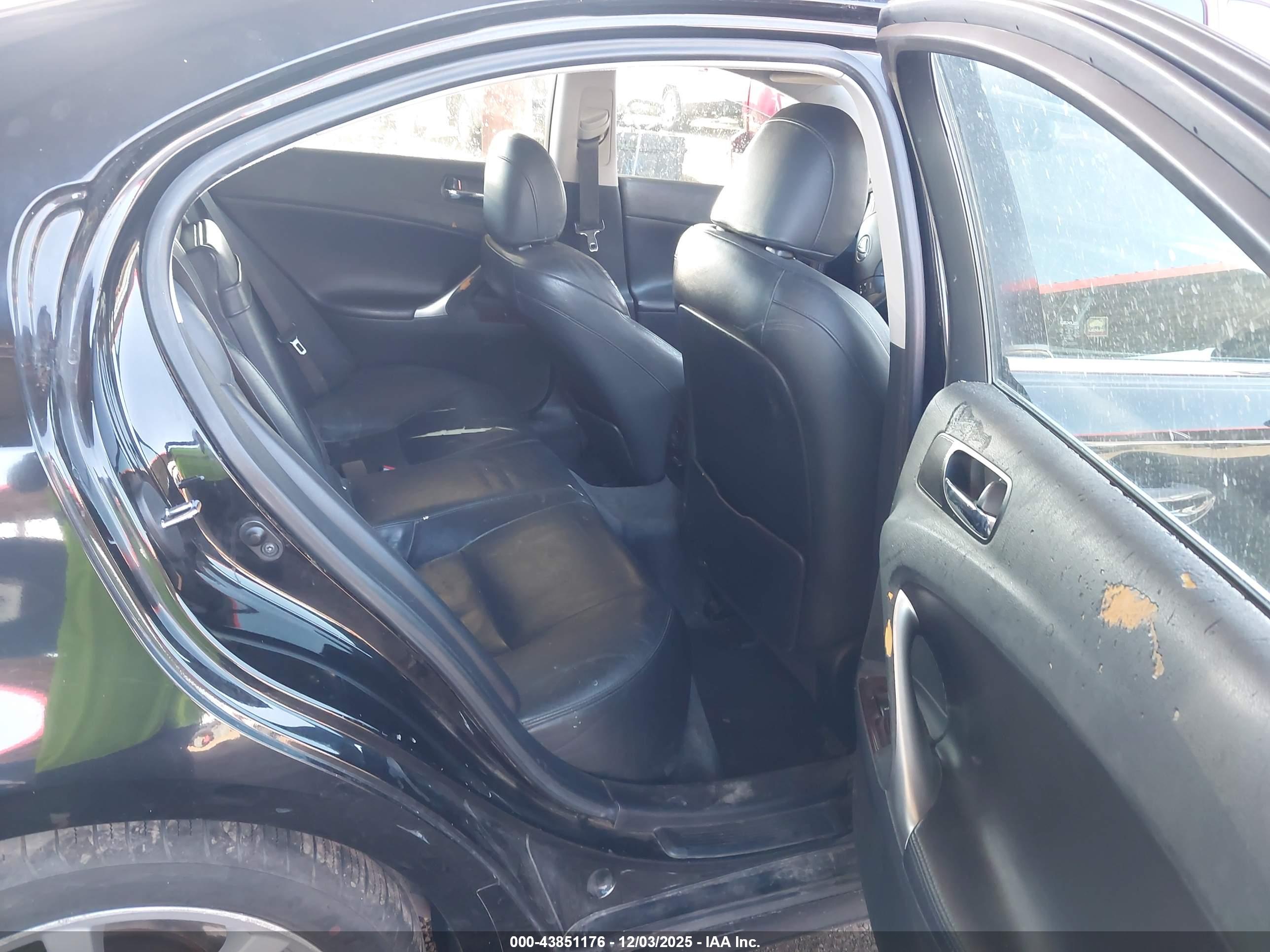 LEXUS IS image 8