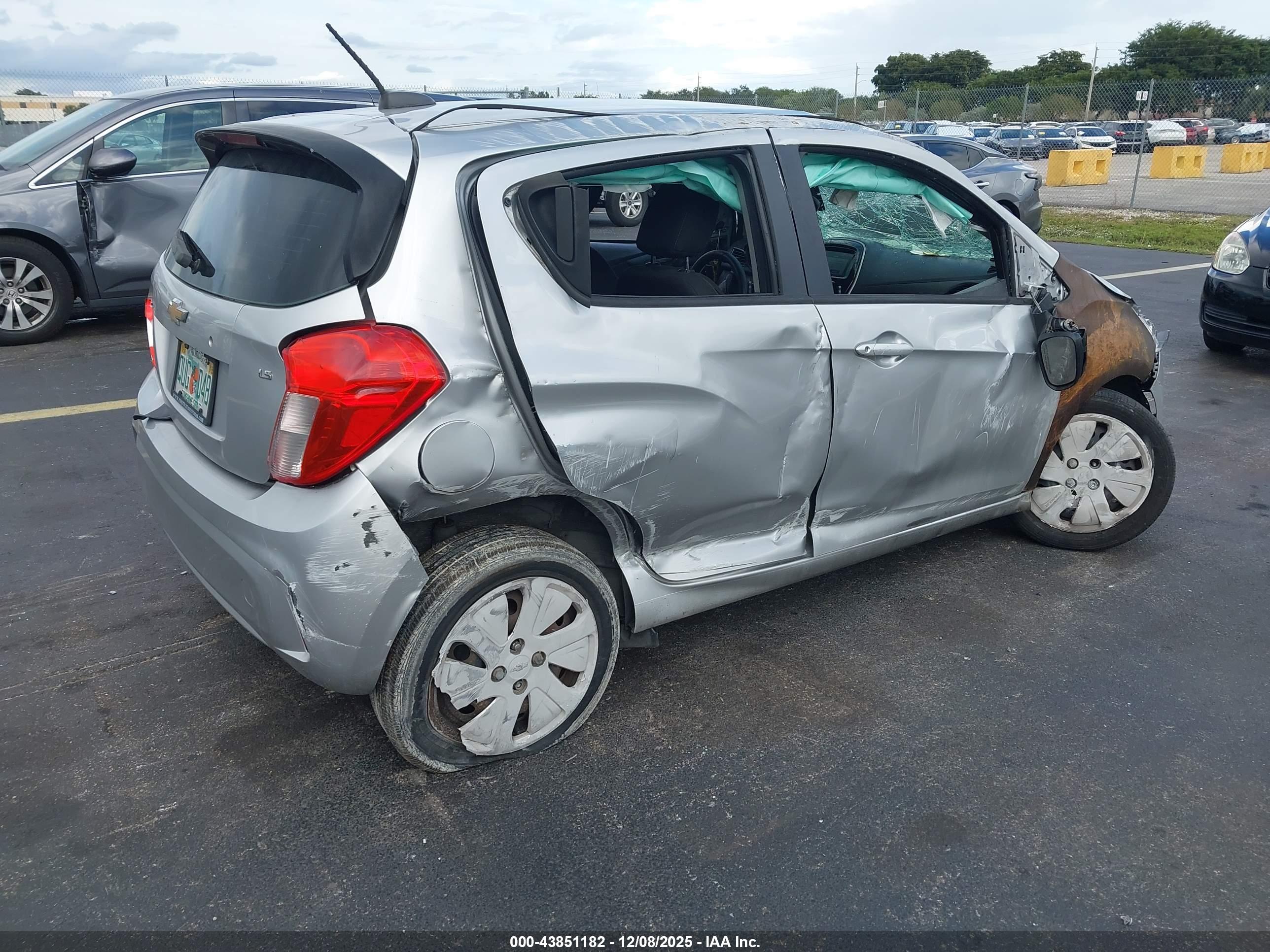 CHEVROLET SPARK image 4