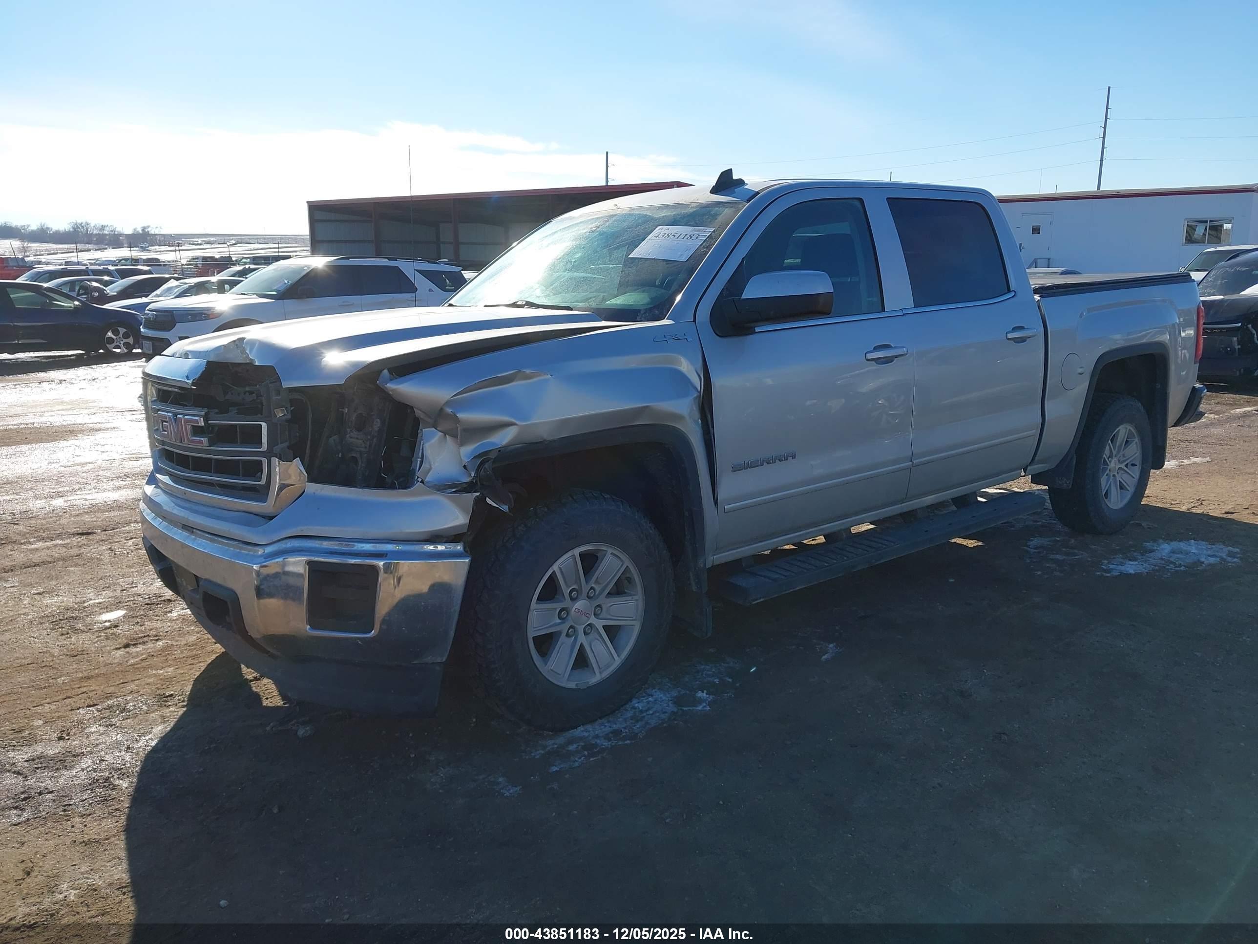 GMC SIERRA image 2