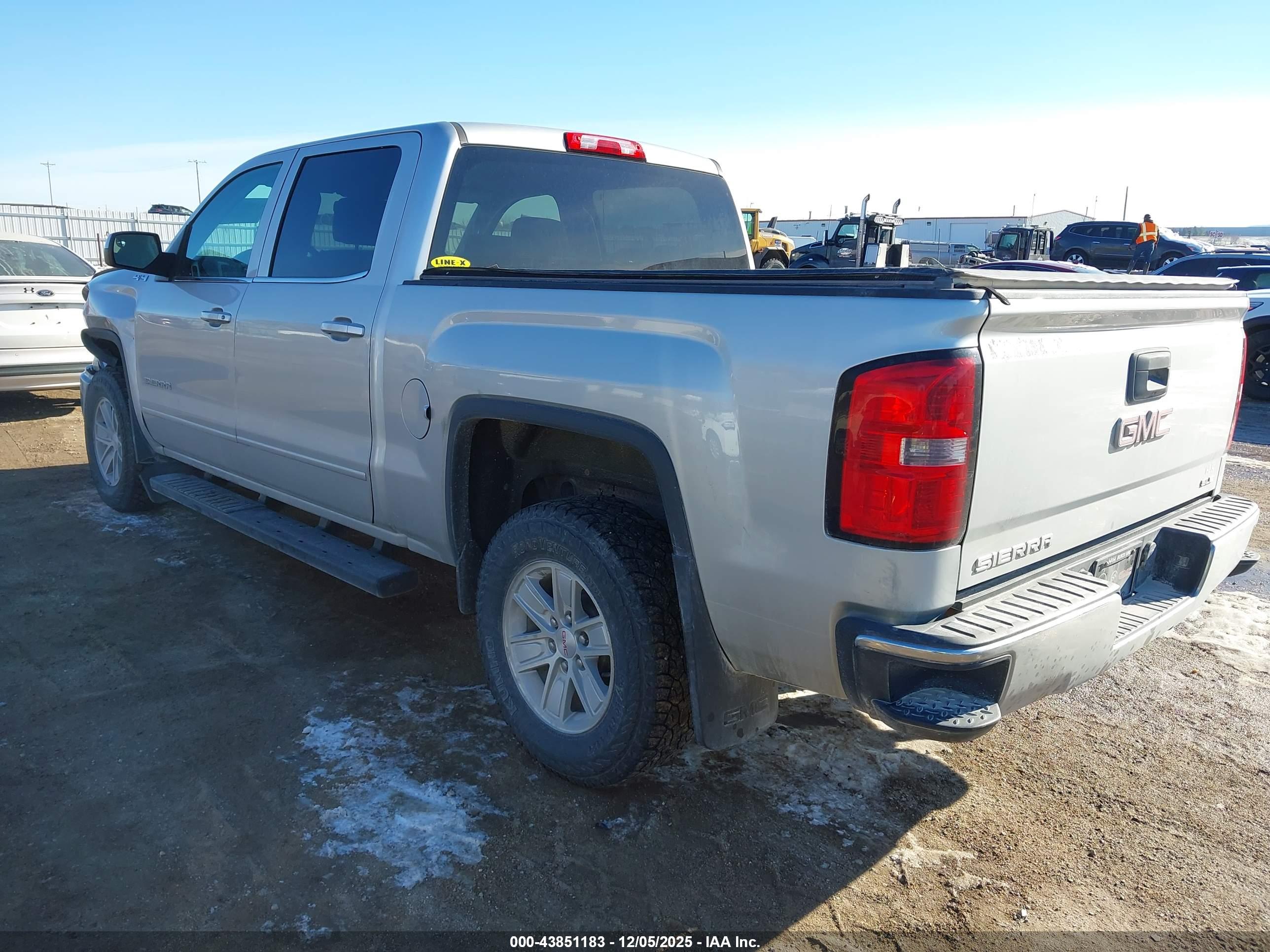GMC SIERRA image 3
