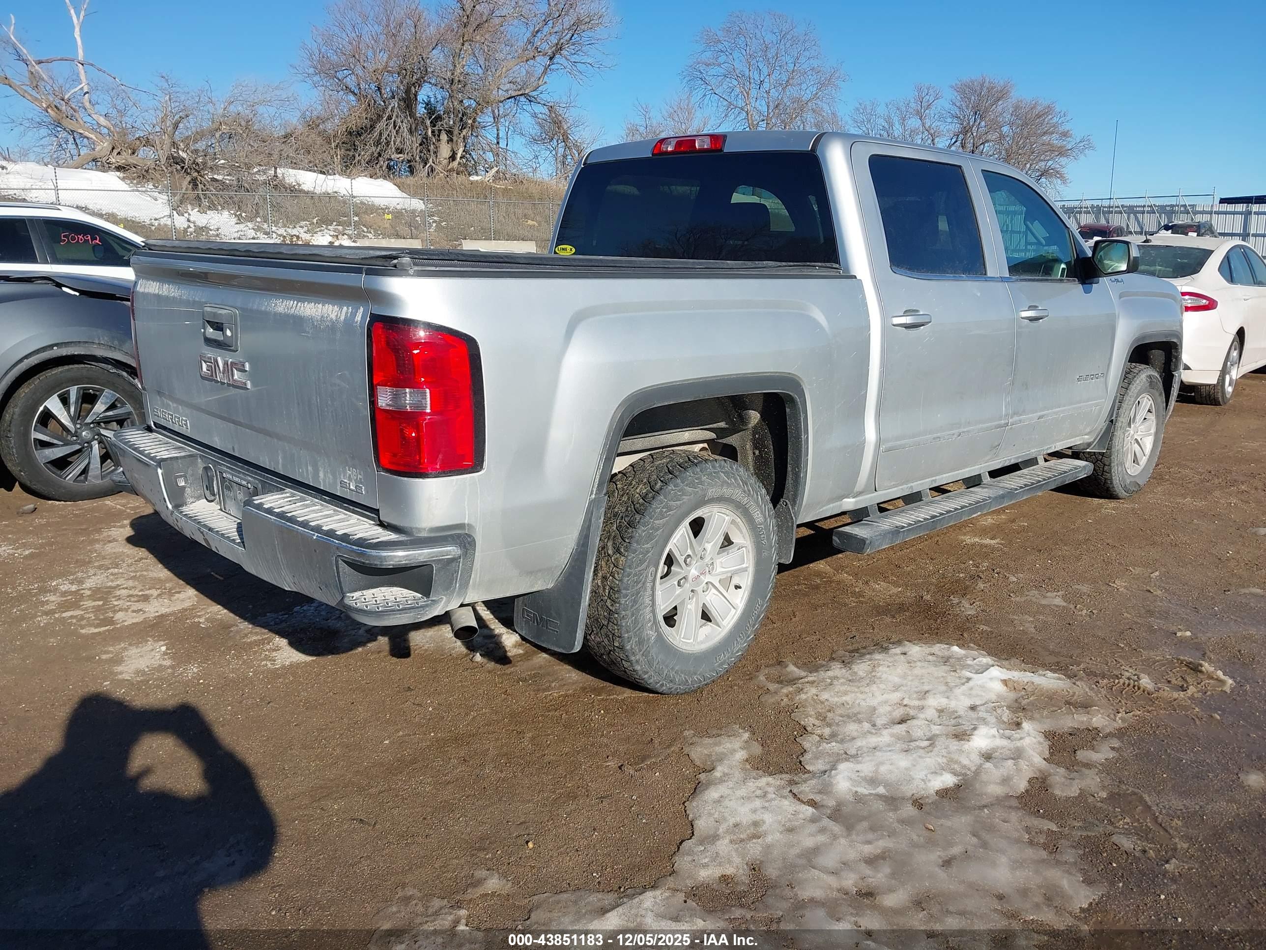 GMC SIERRA image 4