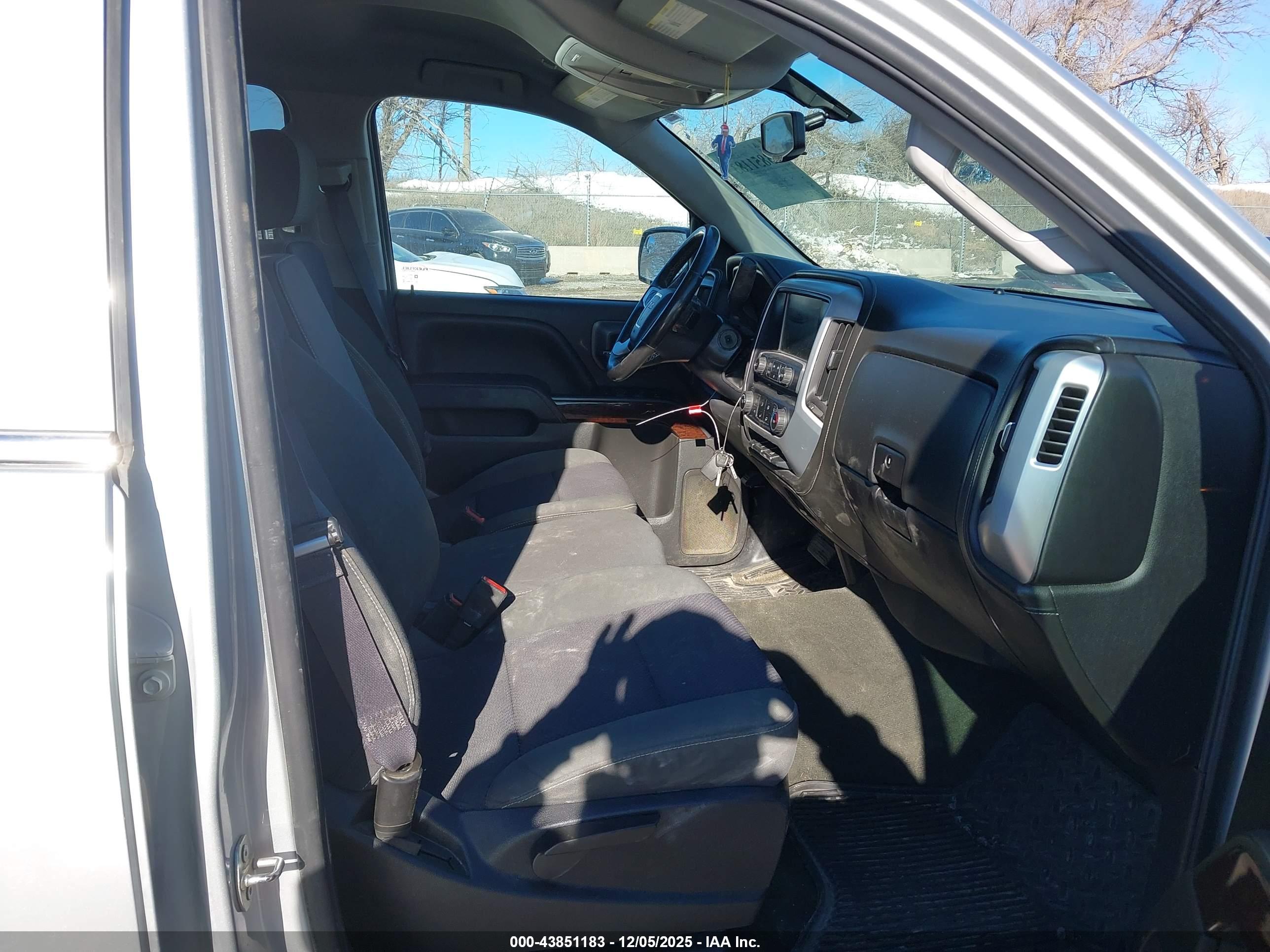 GMC SIERRA image 5
