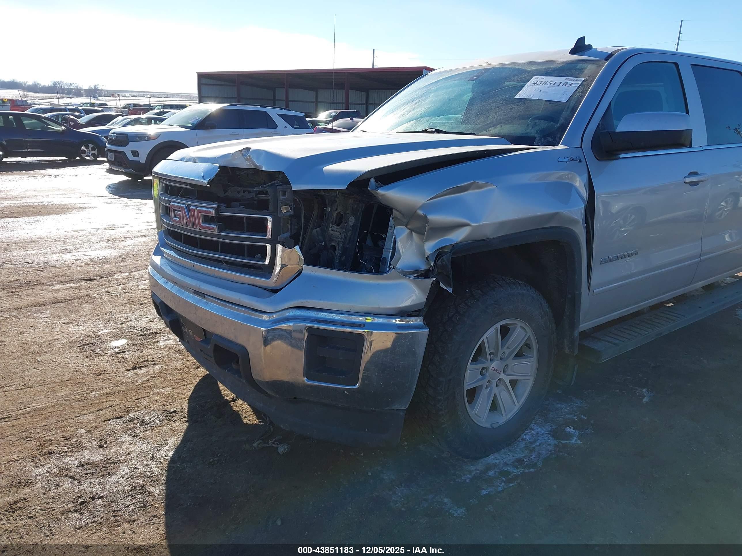 GMC SIERRA image 6