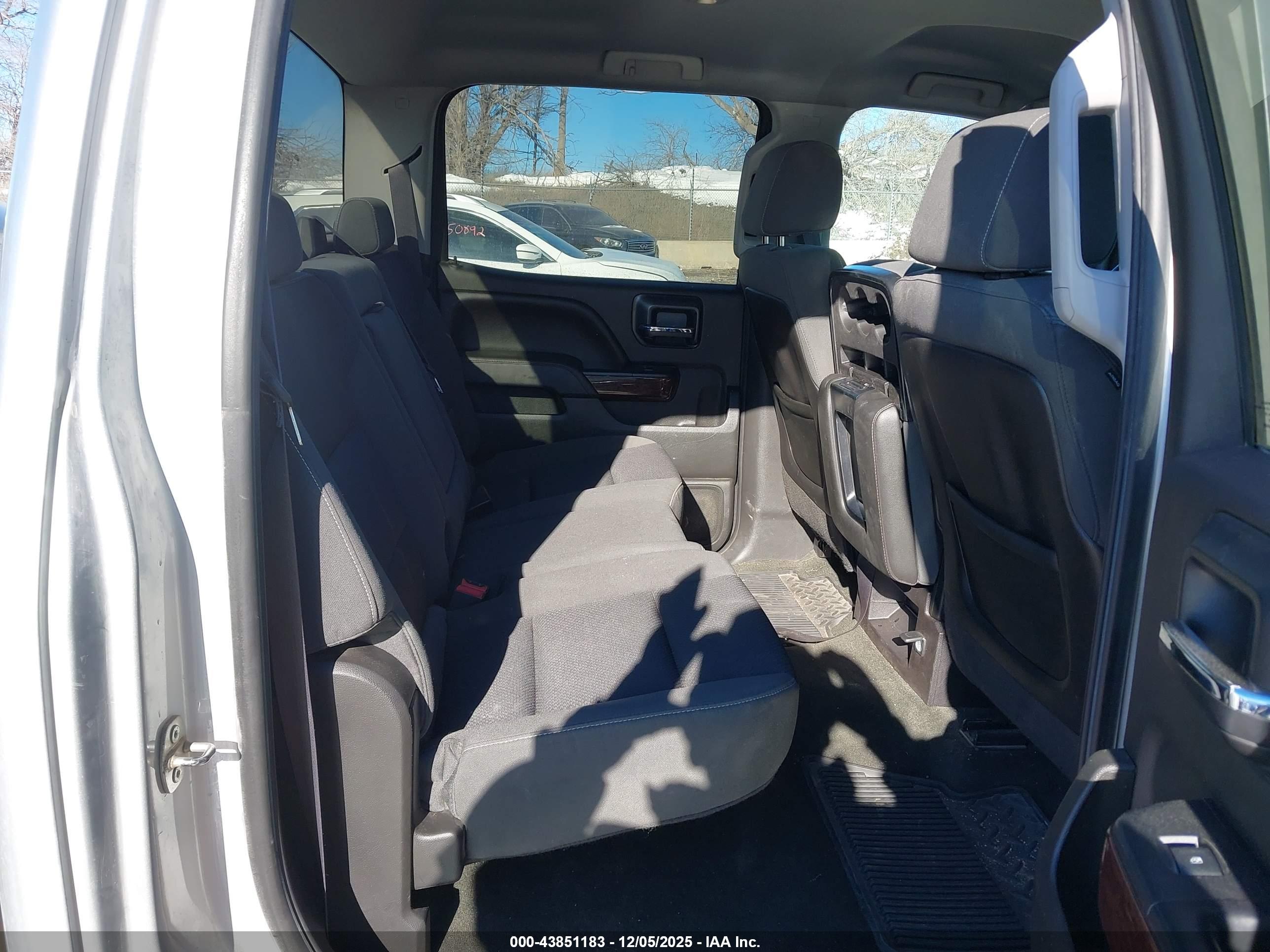GMC SIERRA image 8