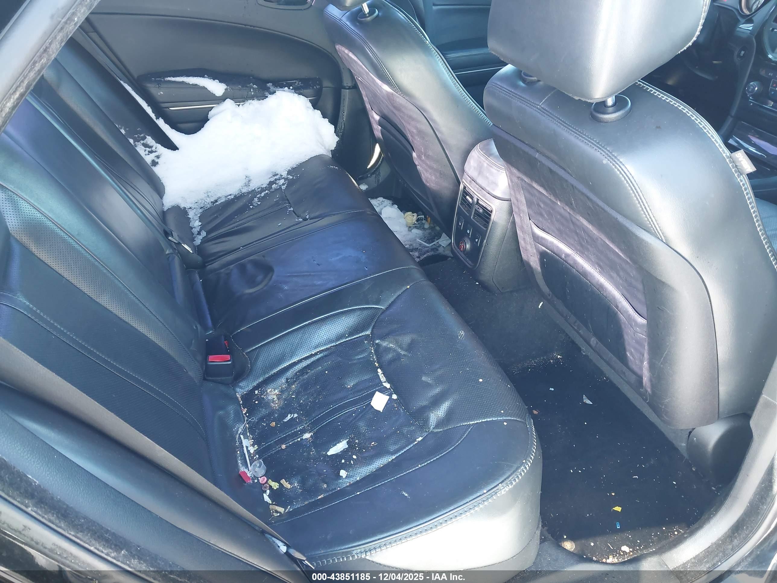 CHRYSLER 300C image 8