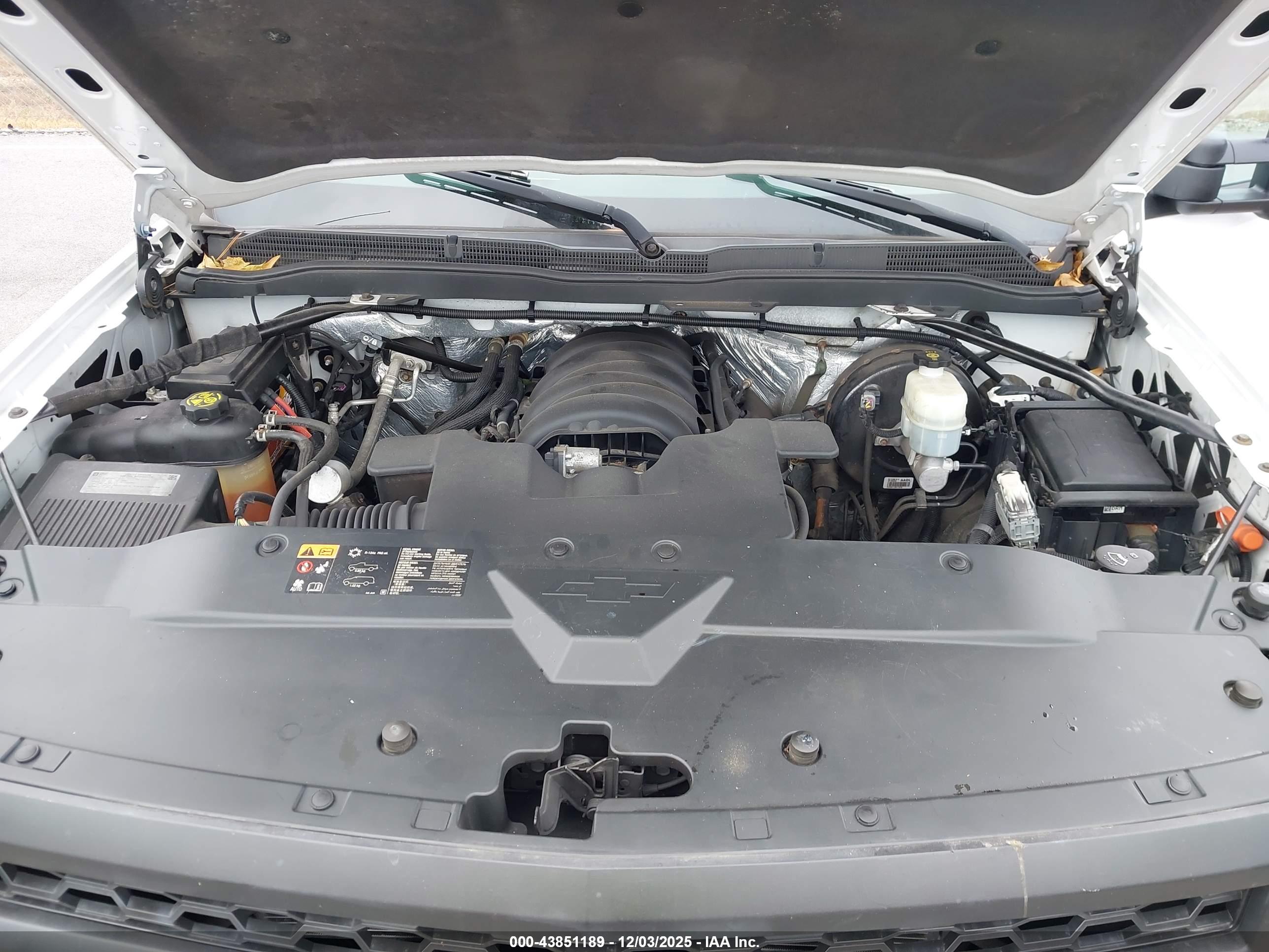 CHEVROLET SILVERADO image 10