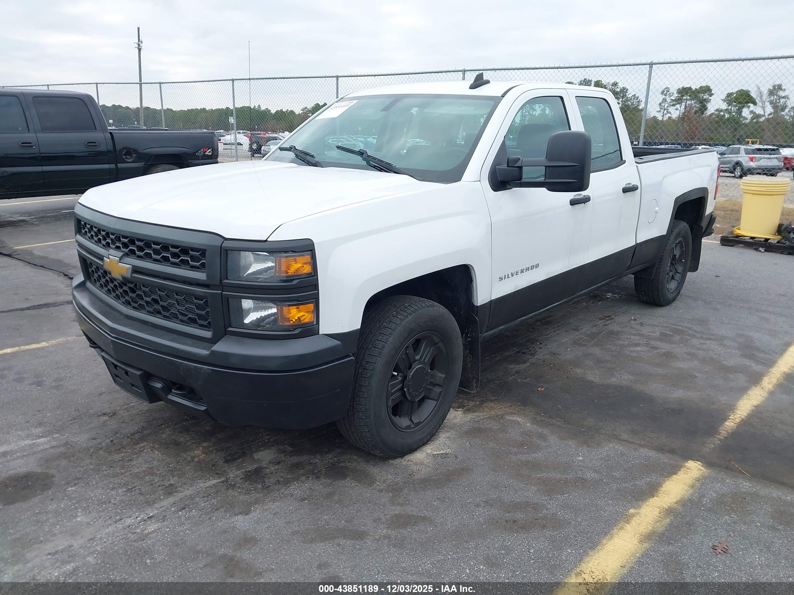 CHEVROLET SILVERADO image 2