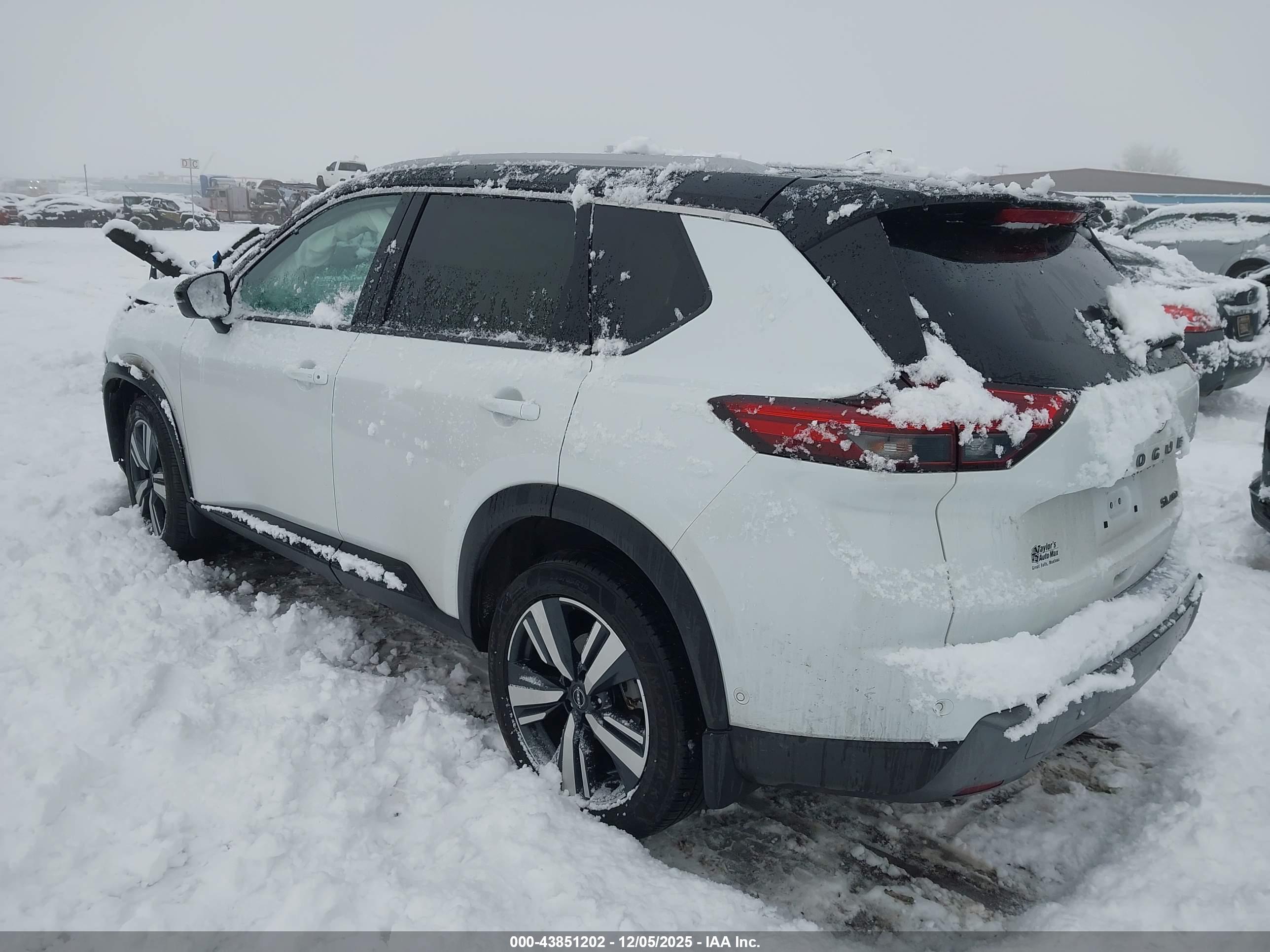 NISSAN ROGUE image 3