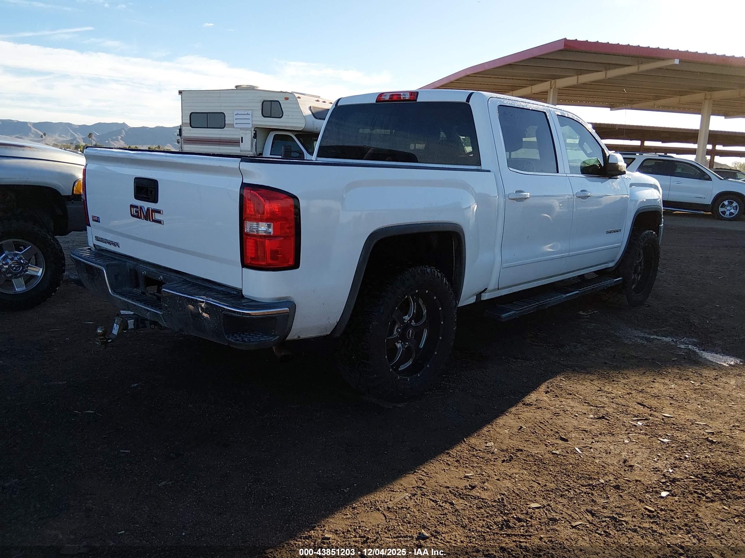 GMC SIERRA image 4