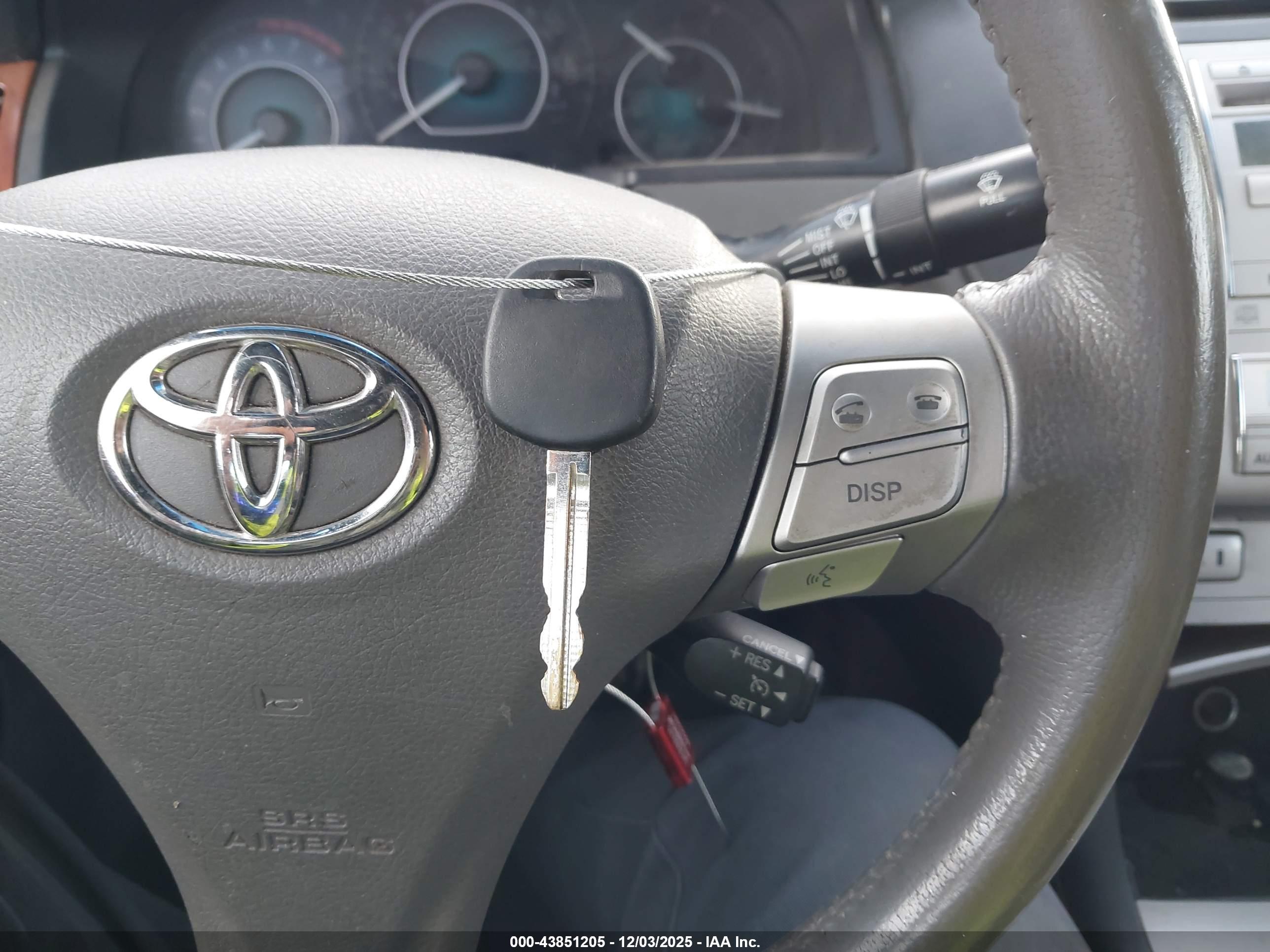 TOYOTA CAMRY image 11
