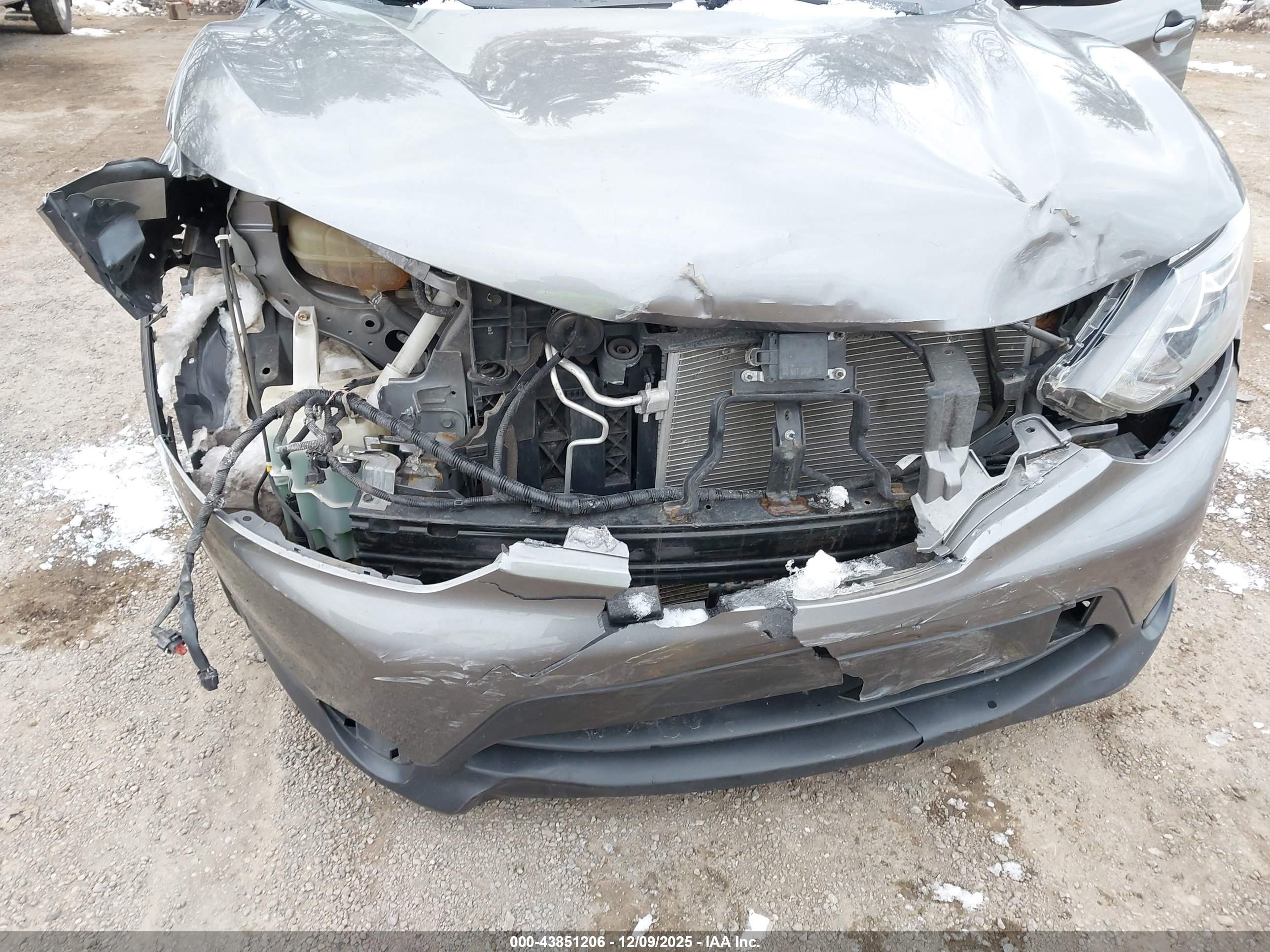 NISSAN ROGUE image 6