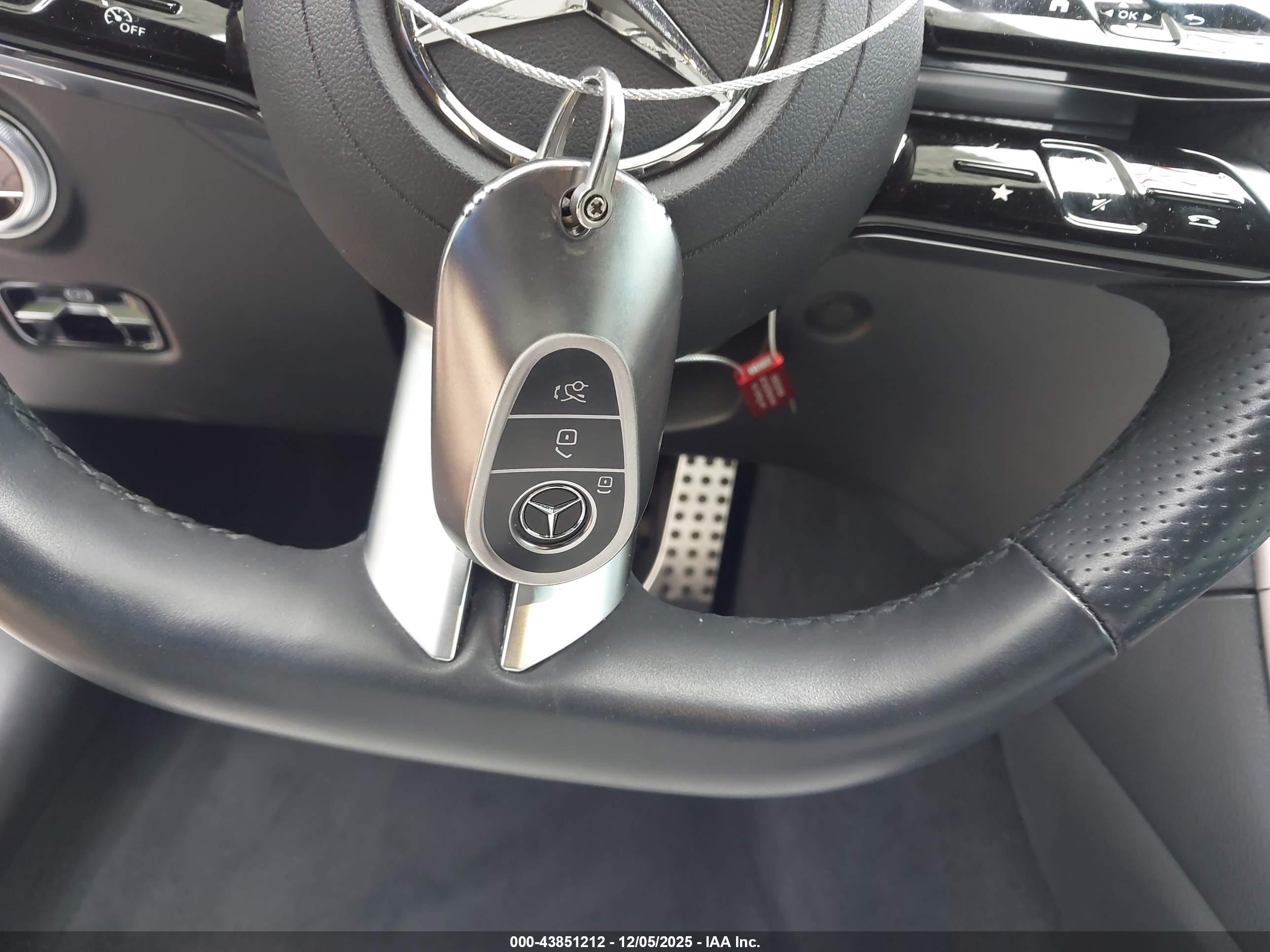MERCEDES-BENZ C image 11
