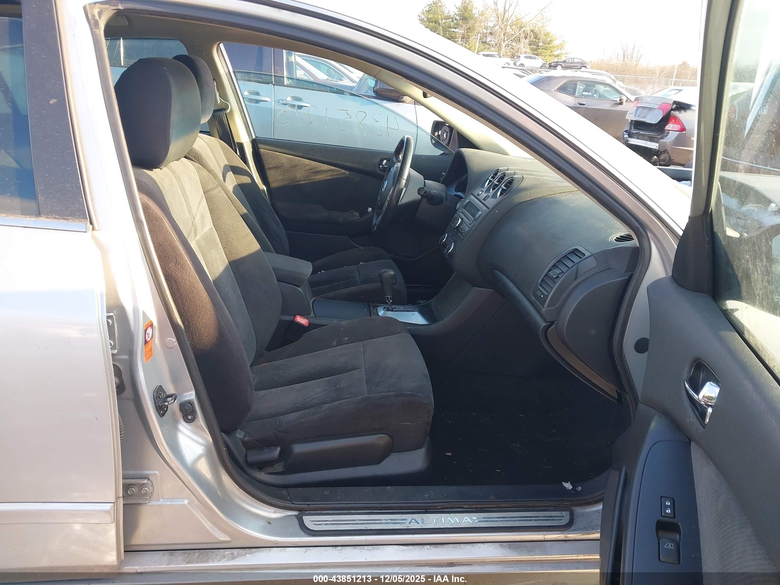 NISSAN ALTIMA image 5