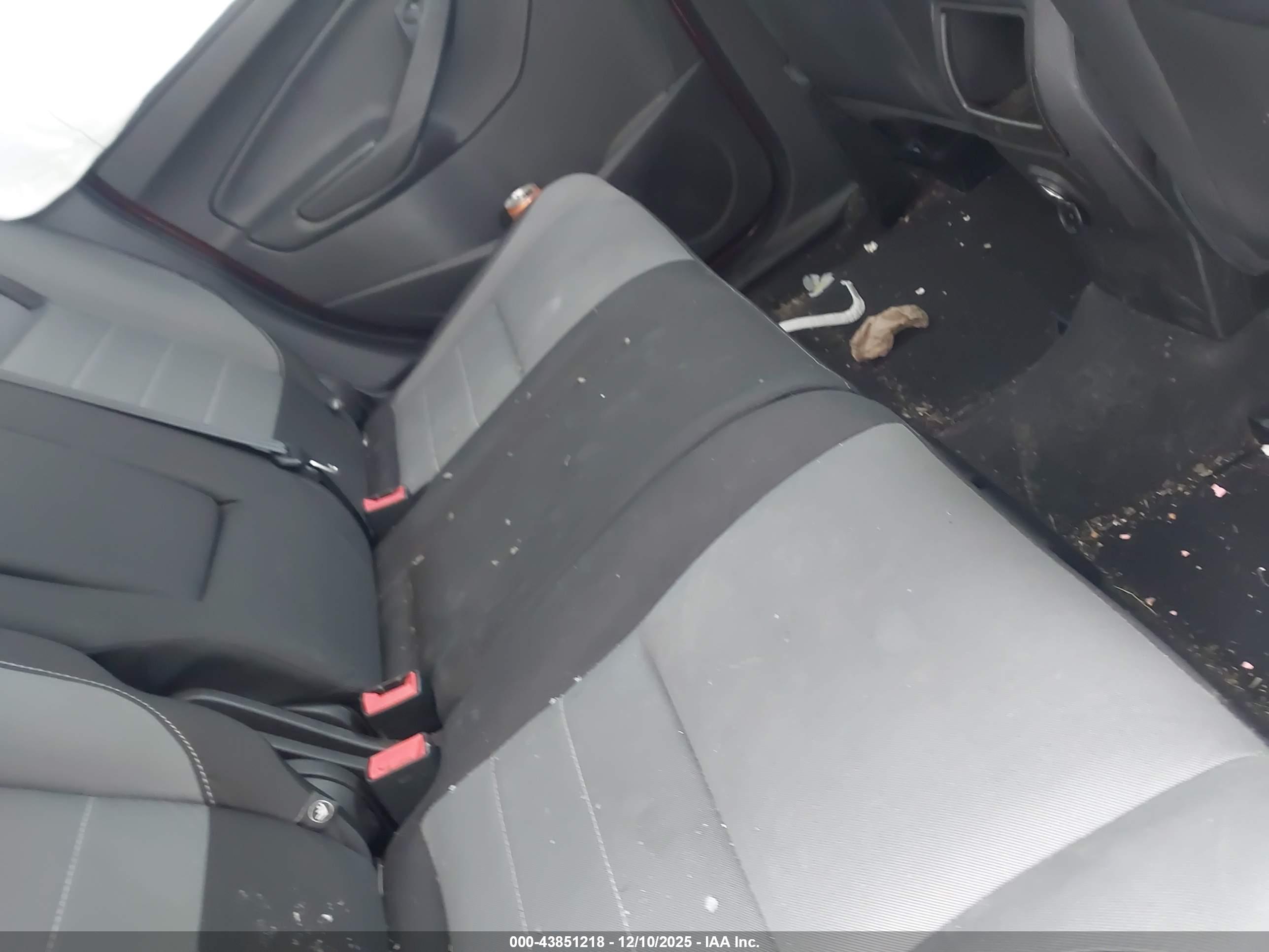 FORD ESCAPE image 8