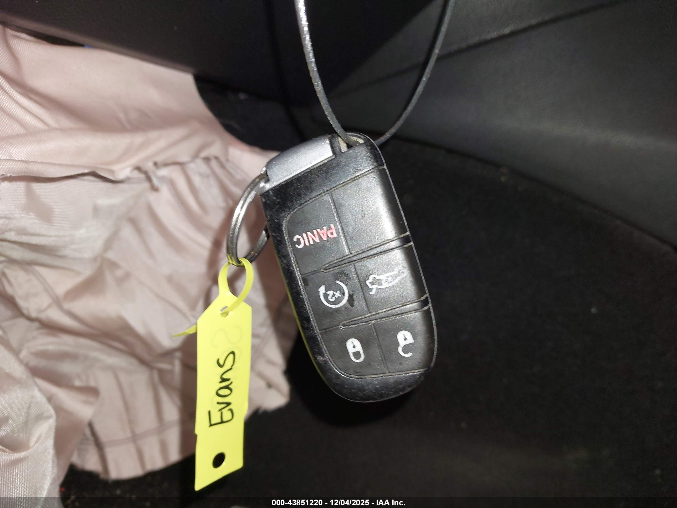 CHRYSLER 300 image 11