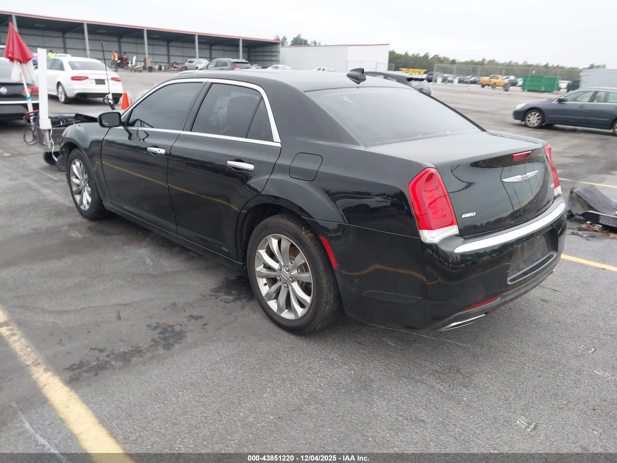 CHRYSLER 300 image 3