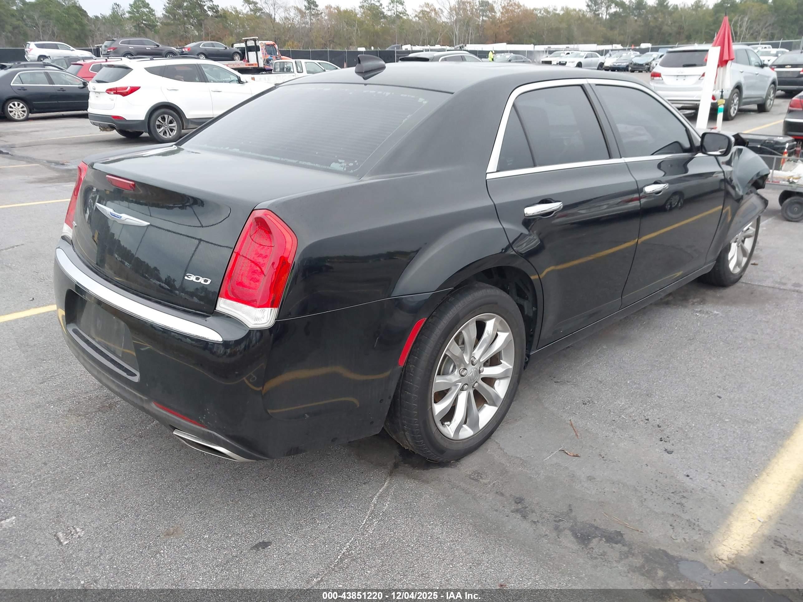 CHRYSLER 300 image 4