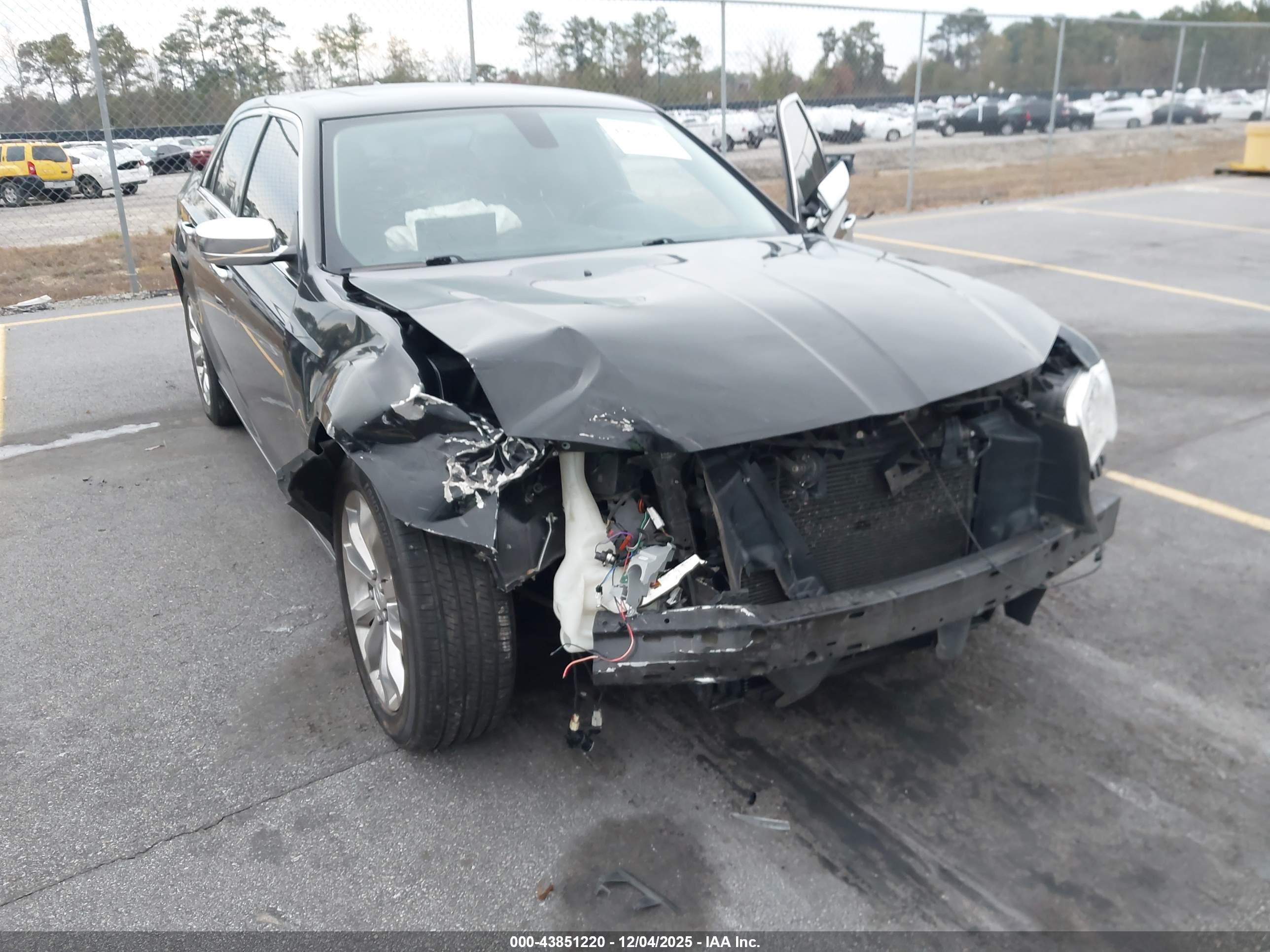 CHRYSLER 300 image 6