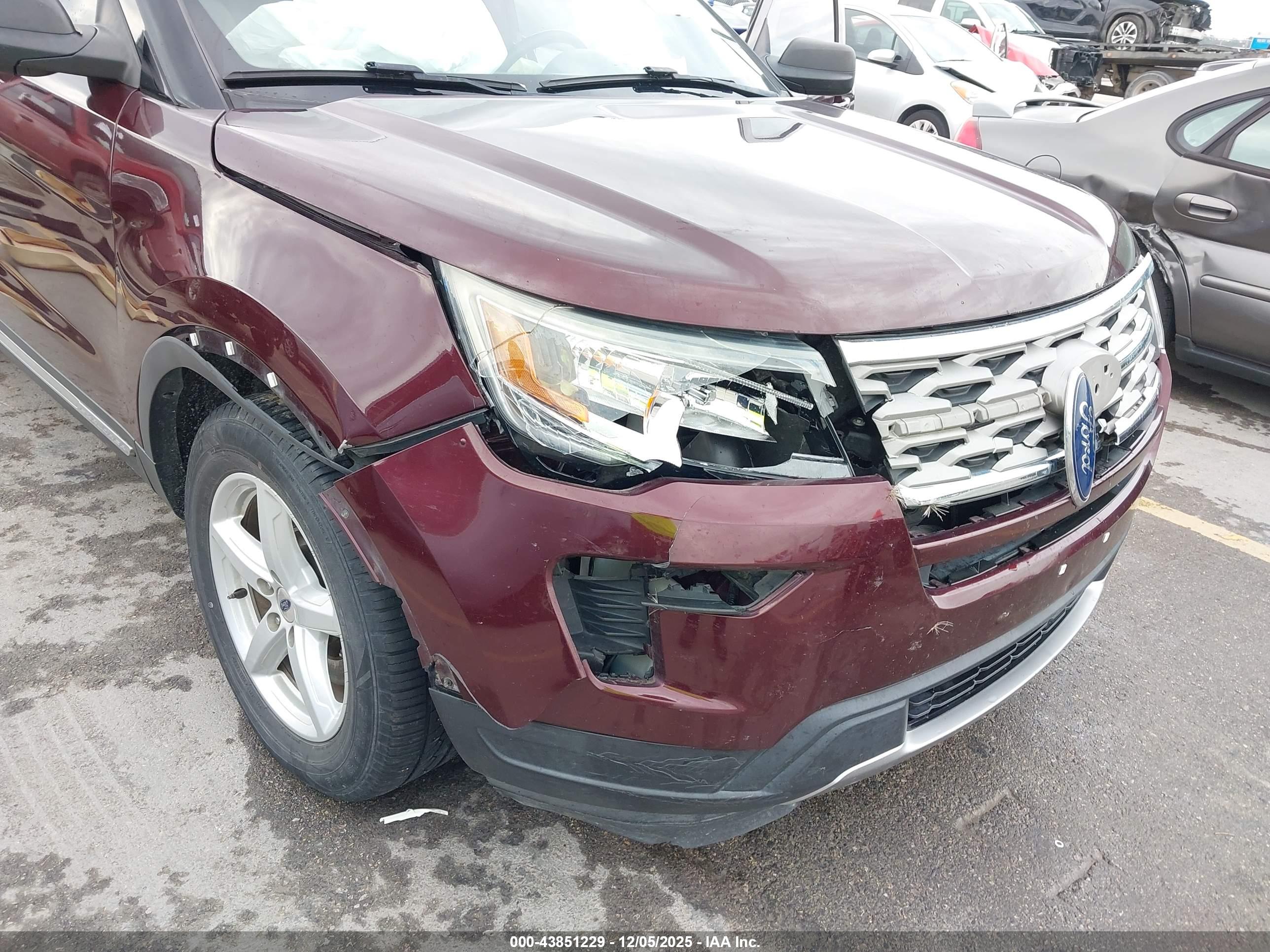 FORD EXPLORER image 6