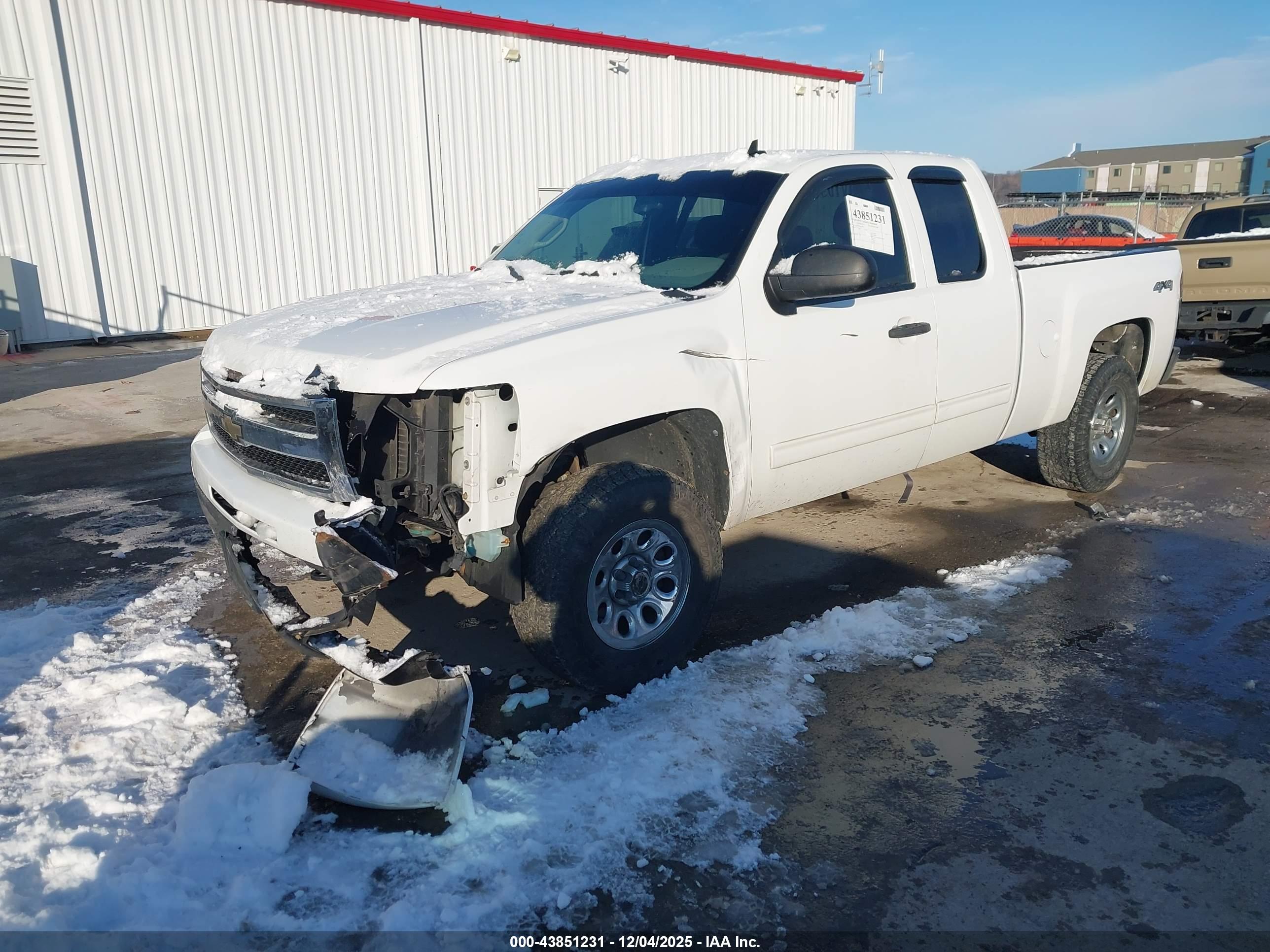 CHEVROLET SILVERADO image 2