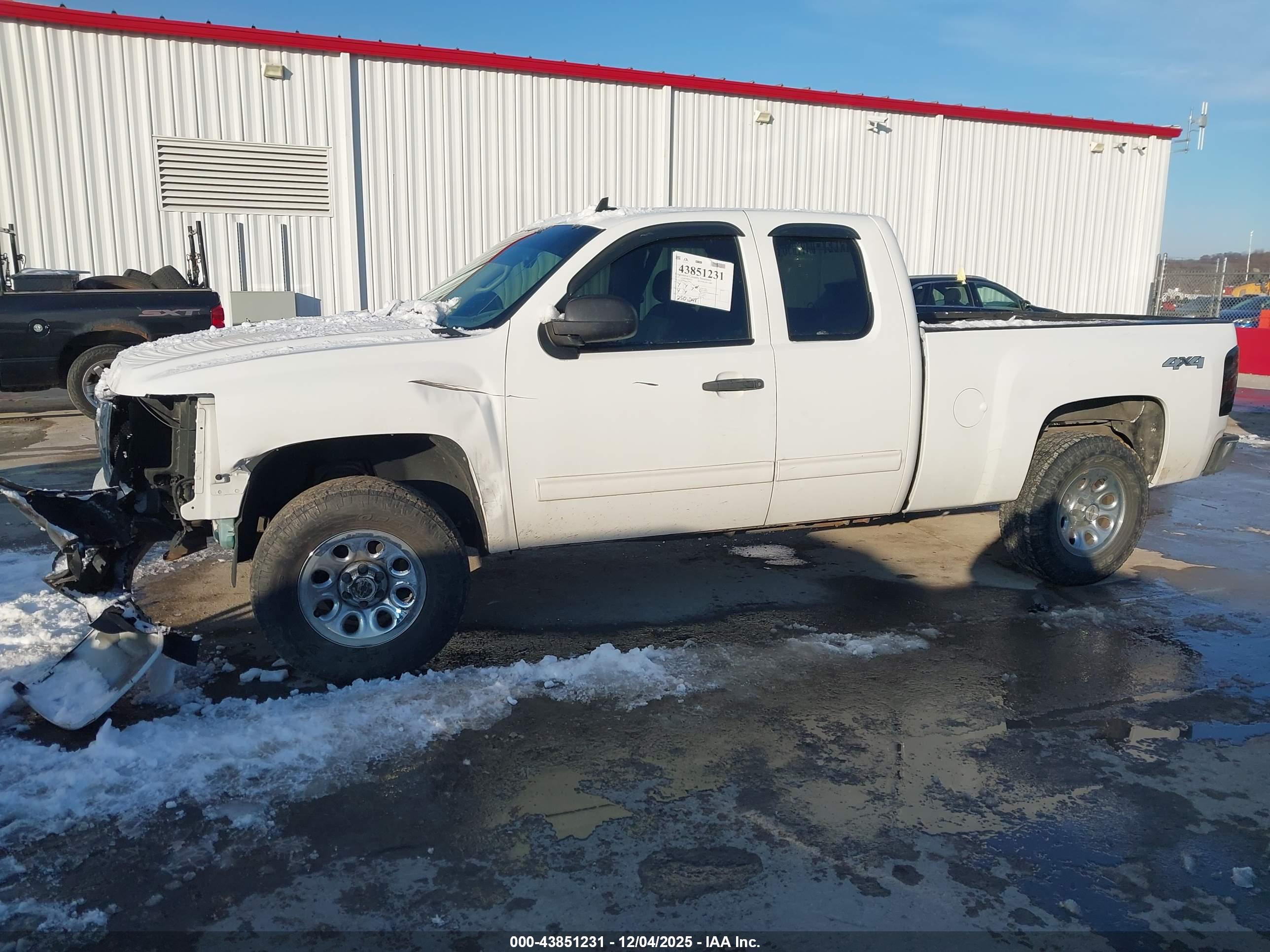 CHEVROLET SILVERADO image 6