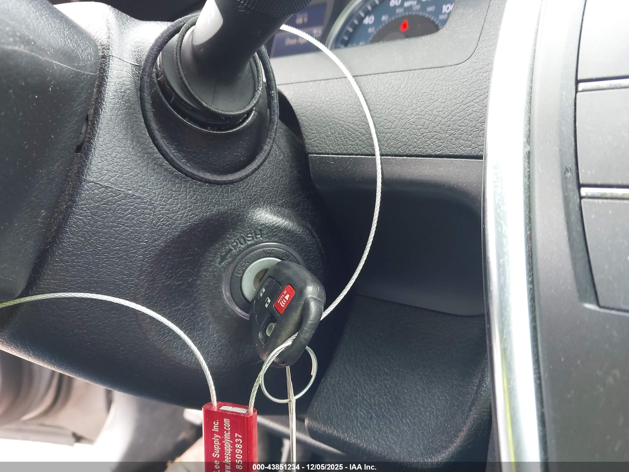 TOYOTA CAMRY image 11