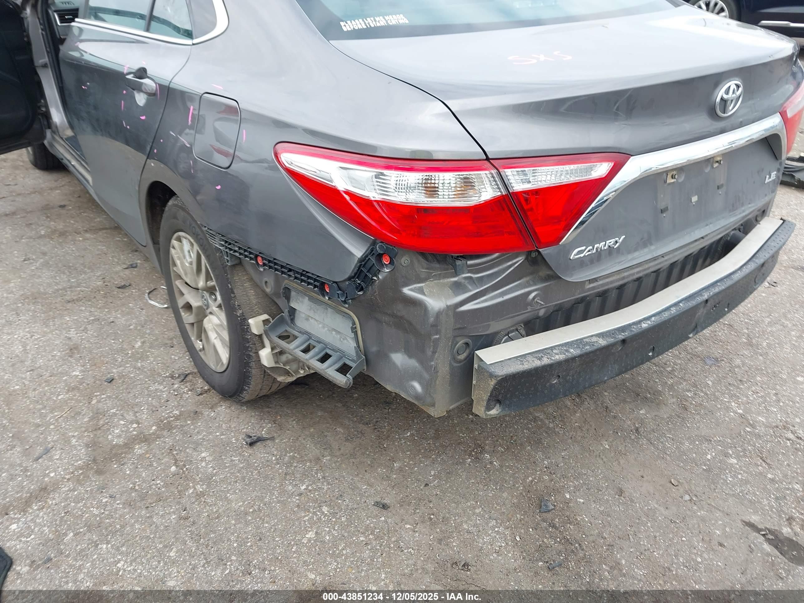 TOYOTA CAMRY image 6
