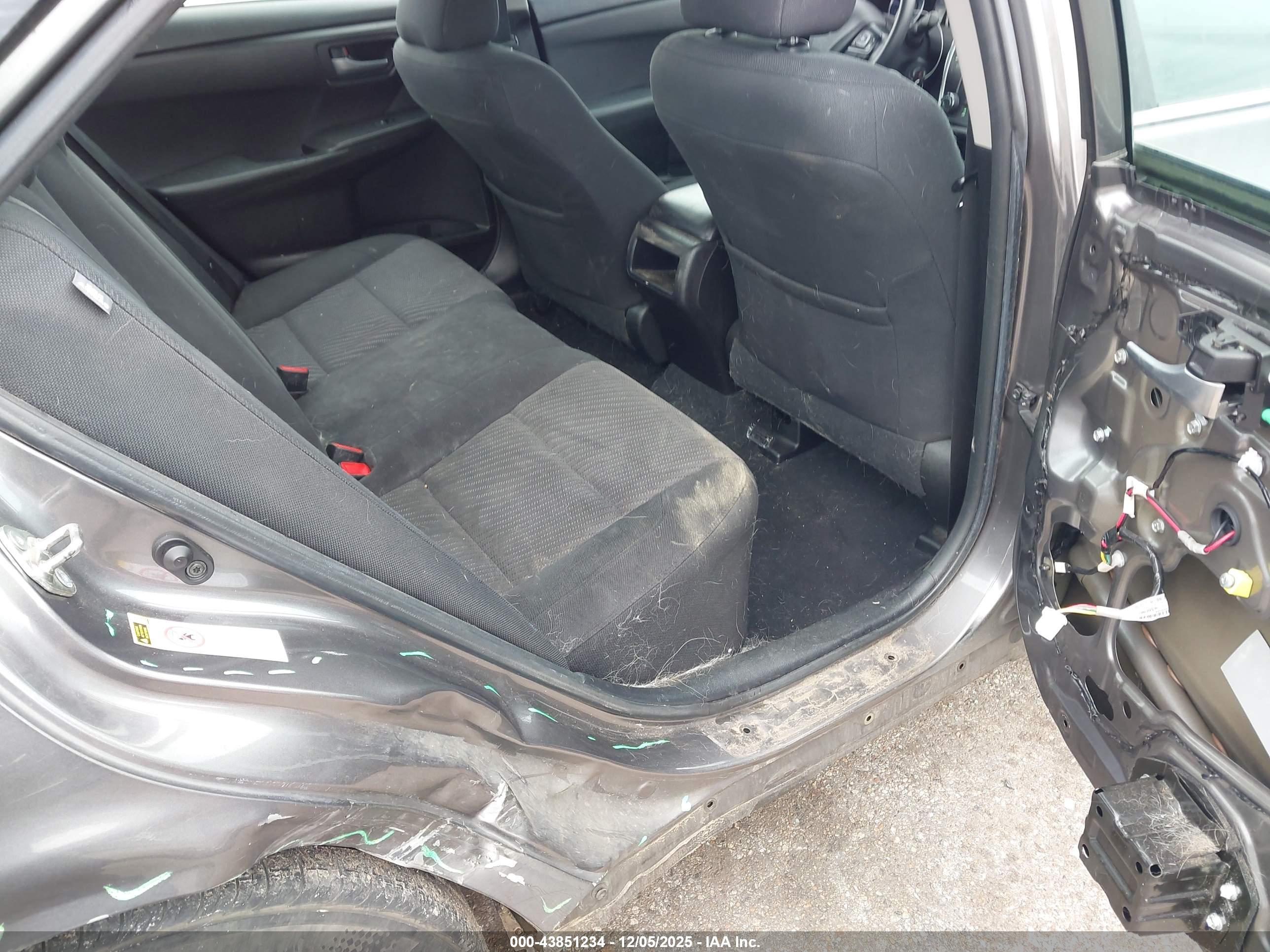 TOYOTA CAMRY image 8