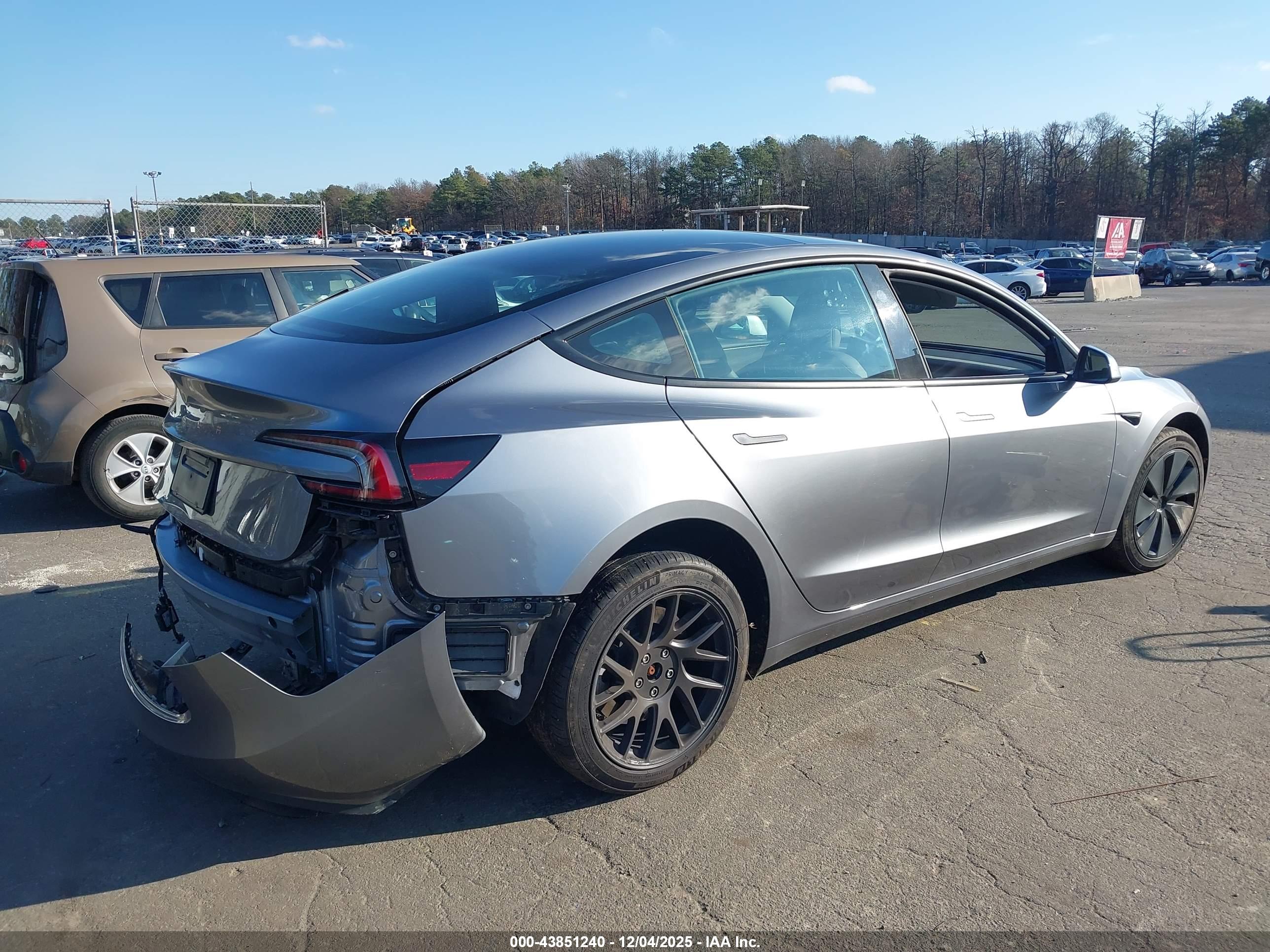 TESLA MODEL image 4