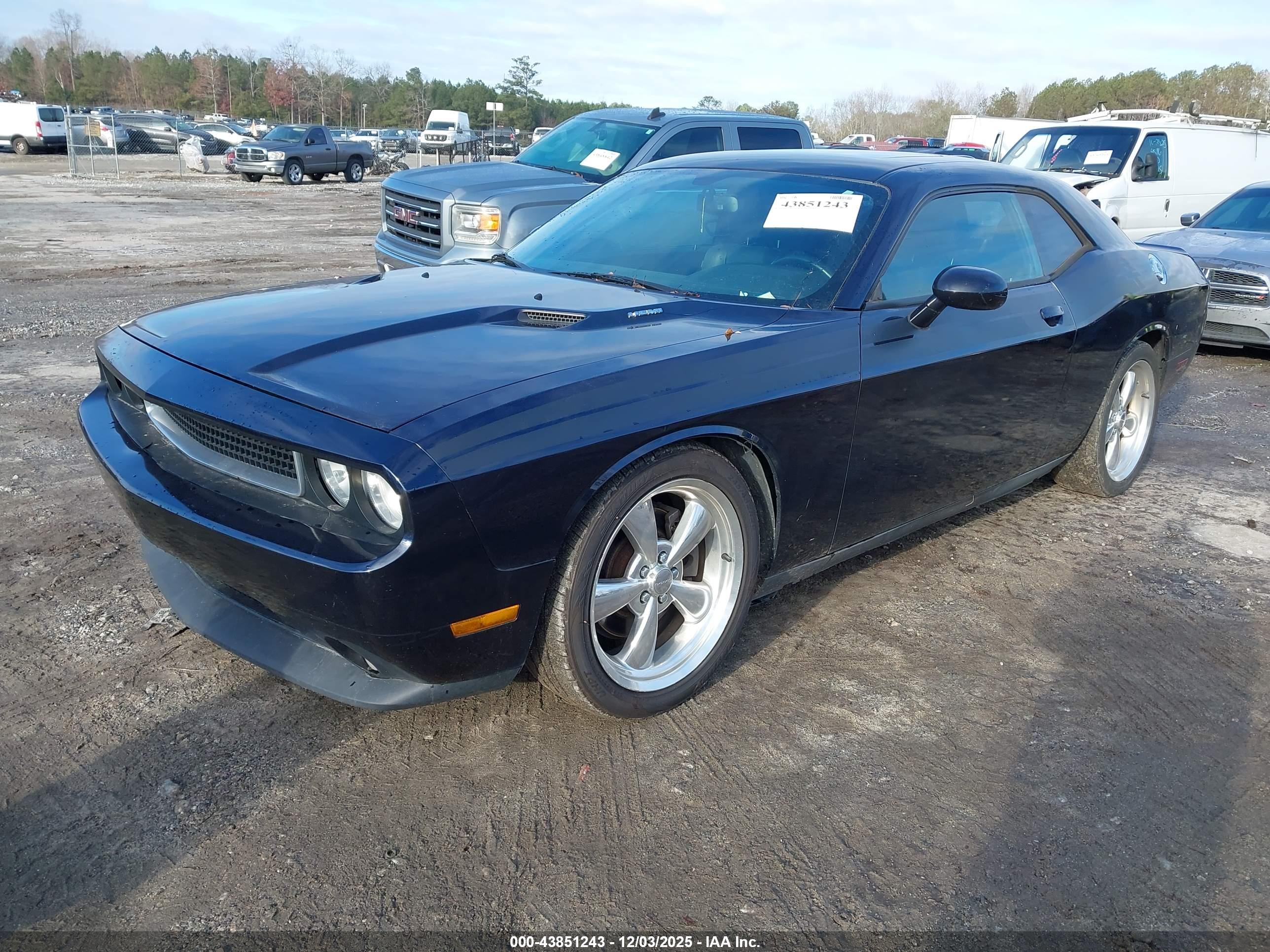 DODGE CHALLENGER image 2