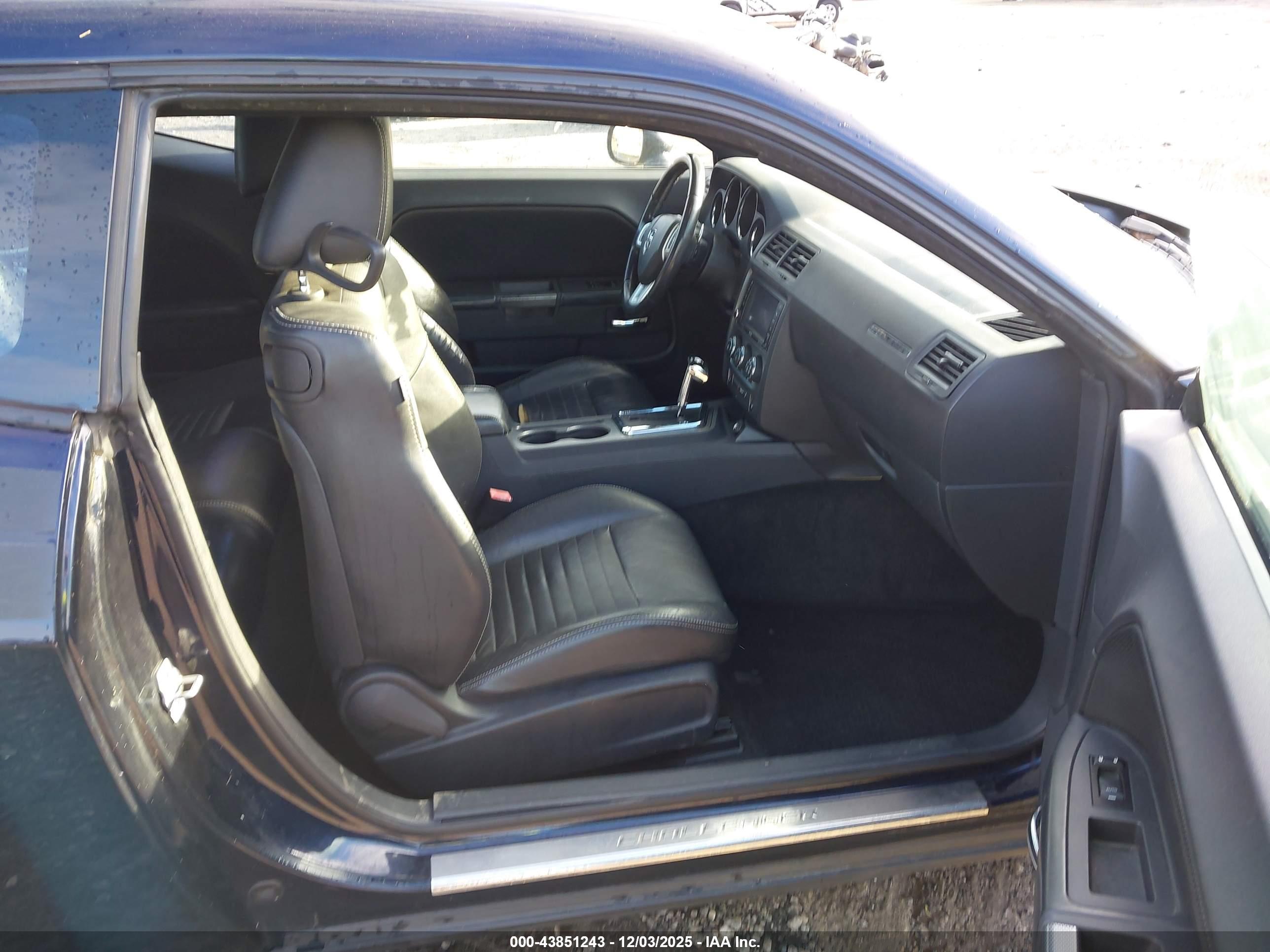 DODGE CHALLENGER image 5