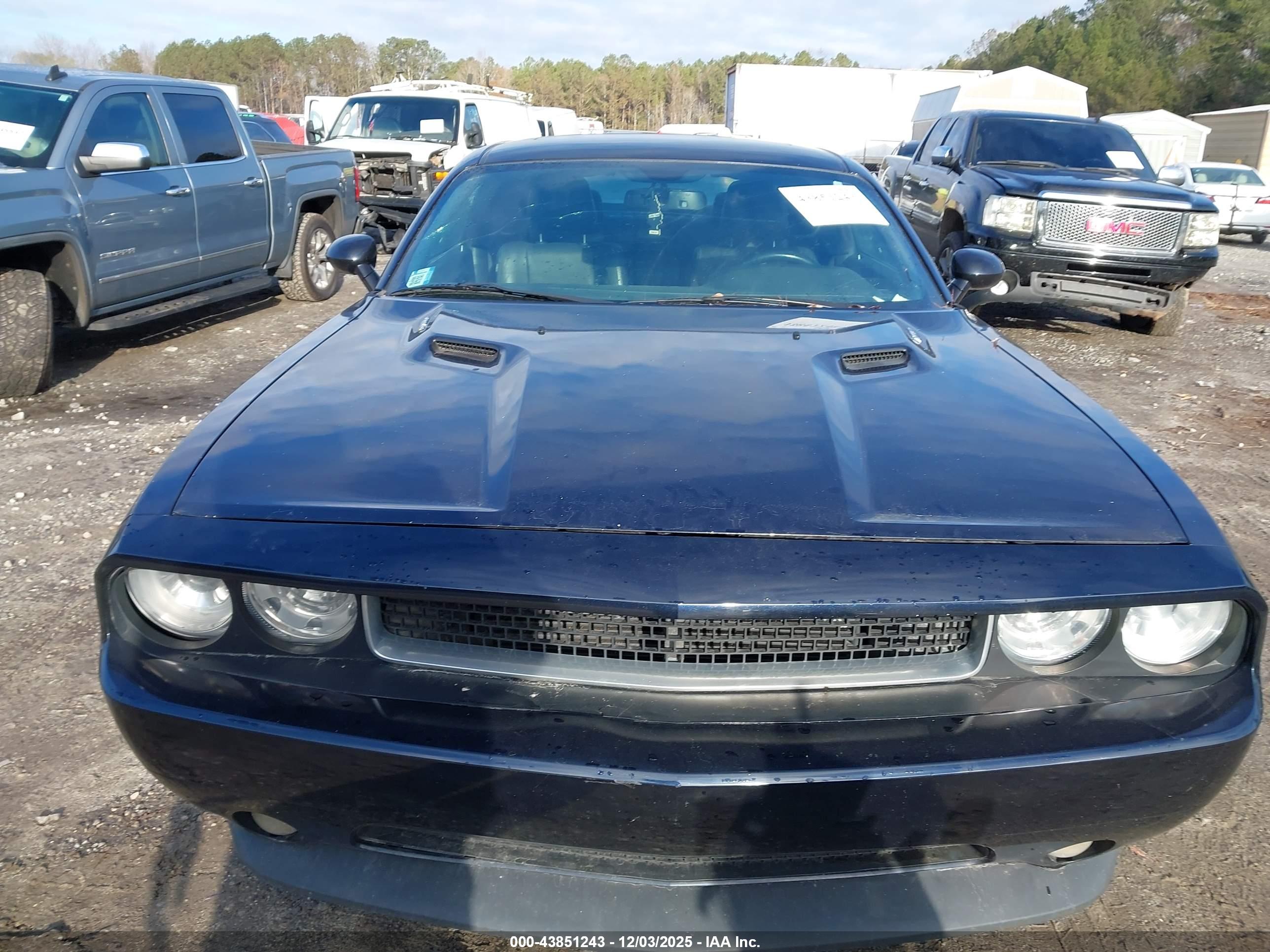 DODGE CHALLENGER image 6
