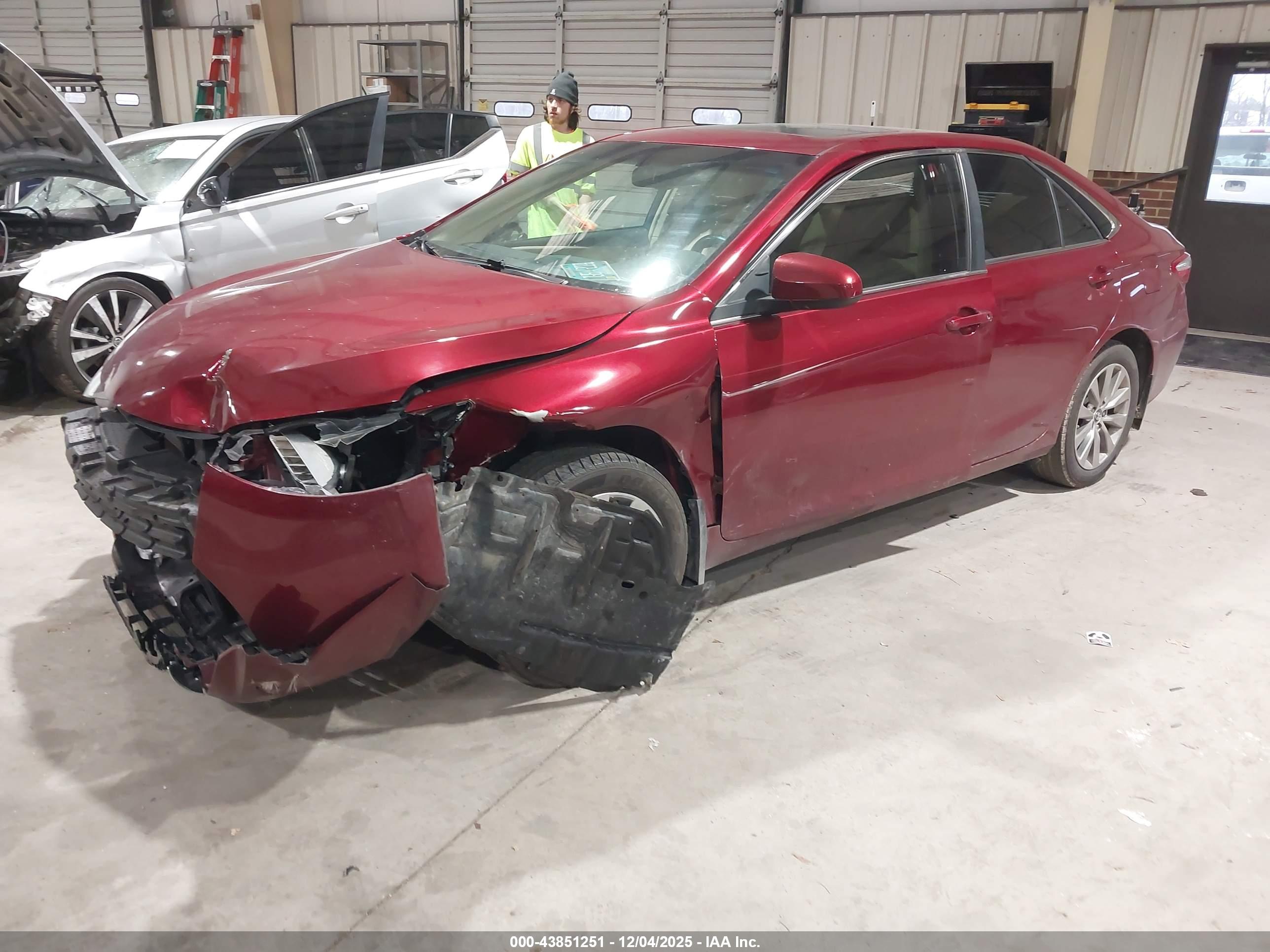 TOYOTA CAMRY image 2