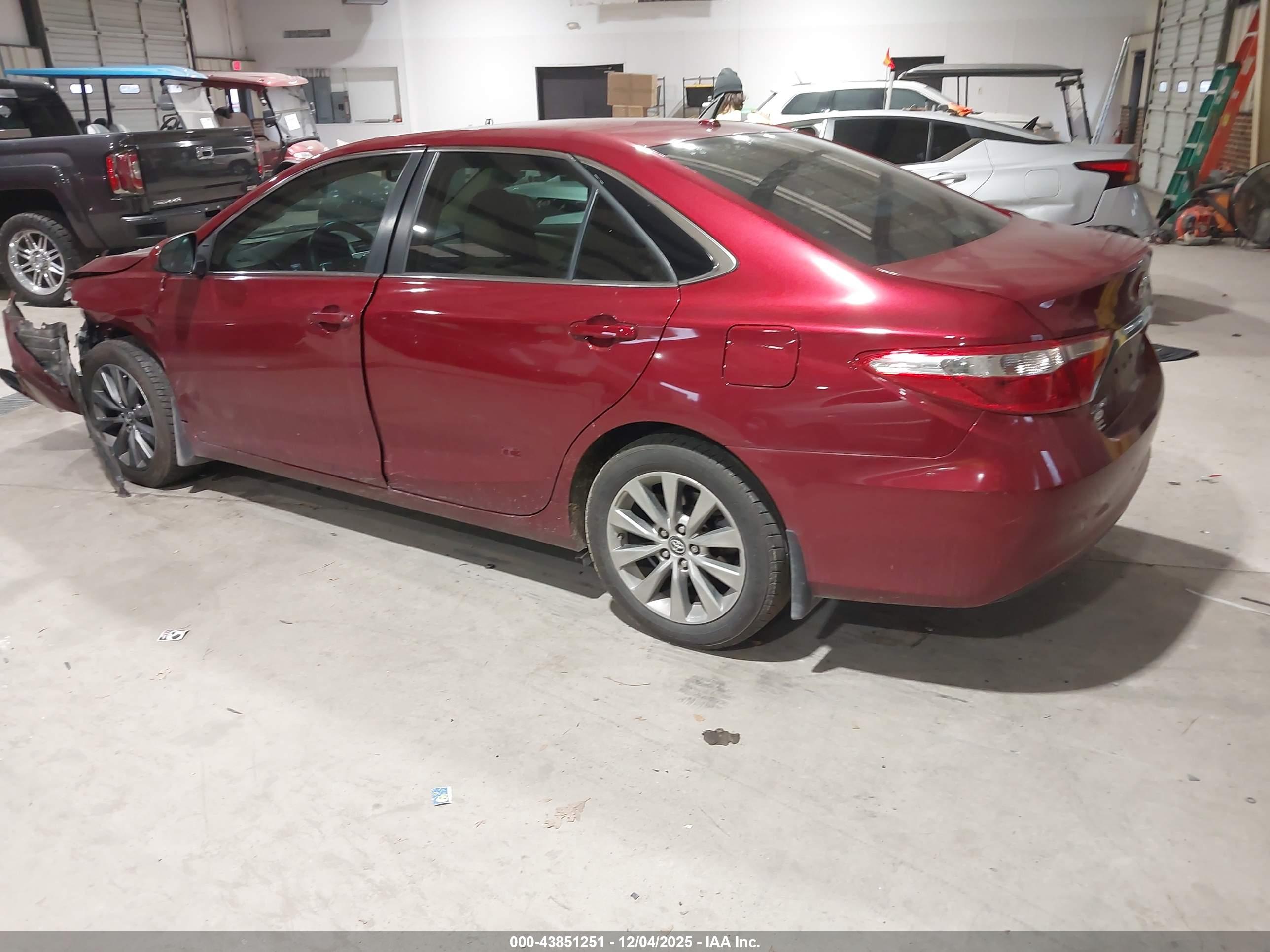 TOYOTA CAMRY image 3