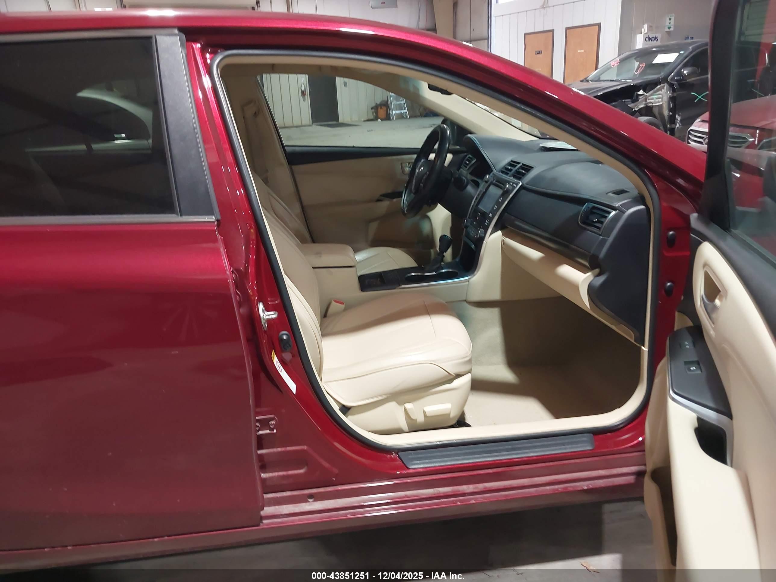 TOYOTA CAMRY image 5