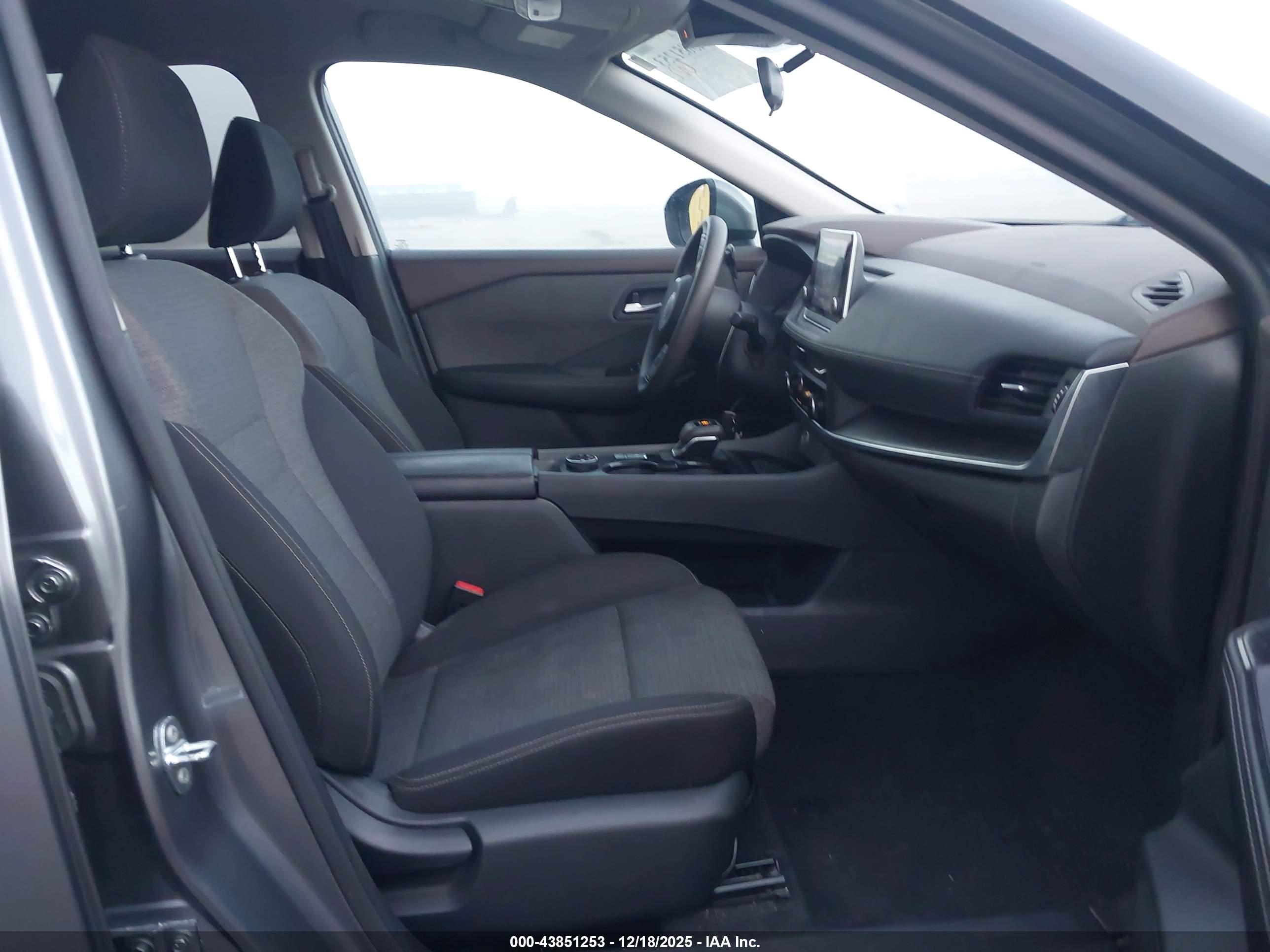 NISSAN ROGUE image 5