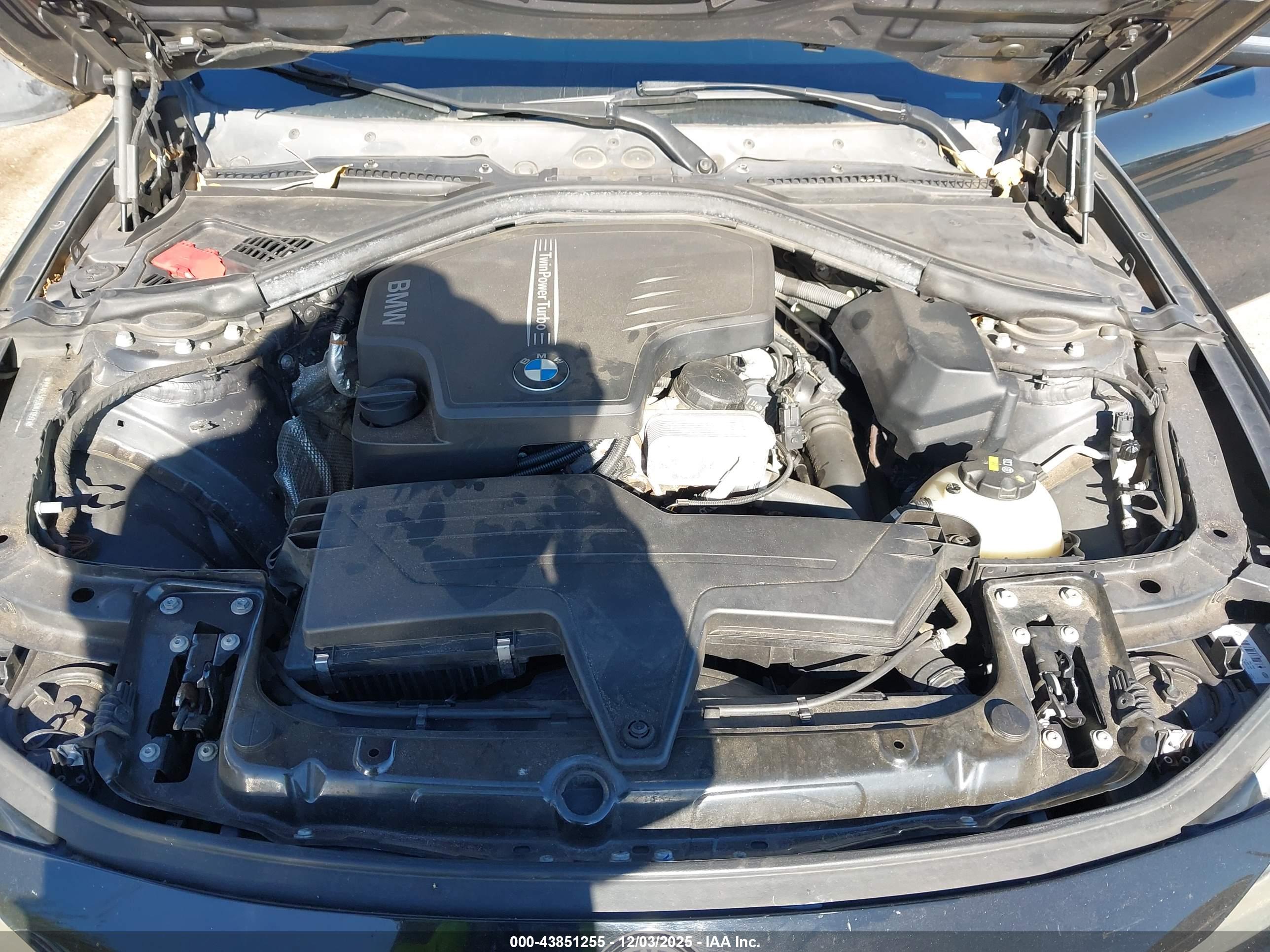 BMW 320I image 10