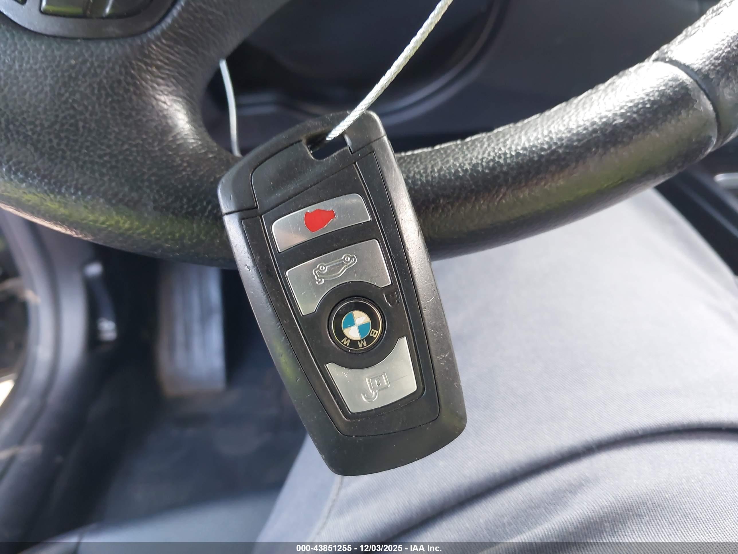 BMW 320I image 11