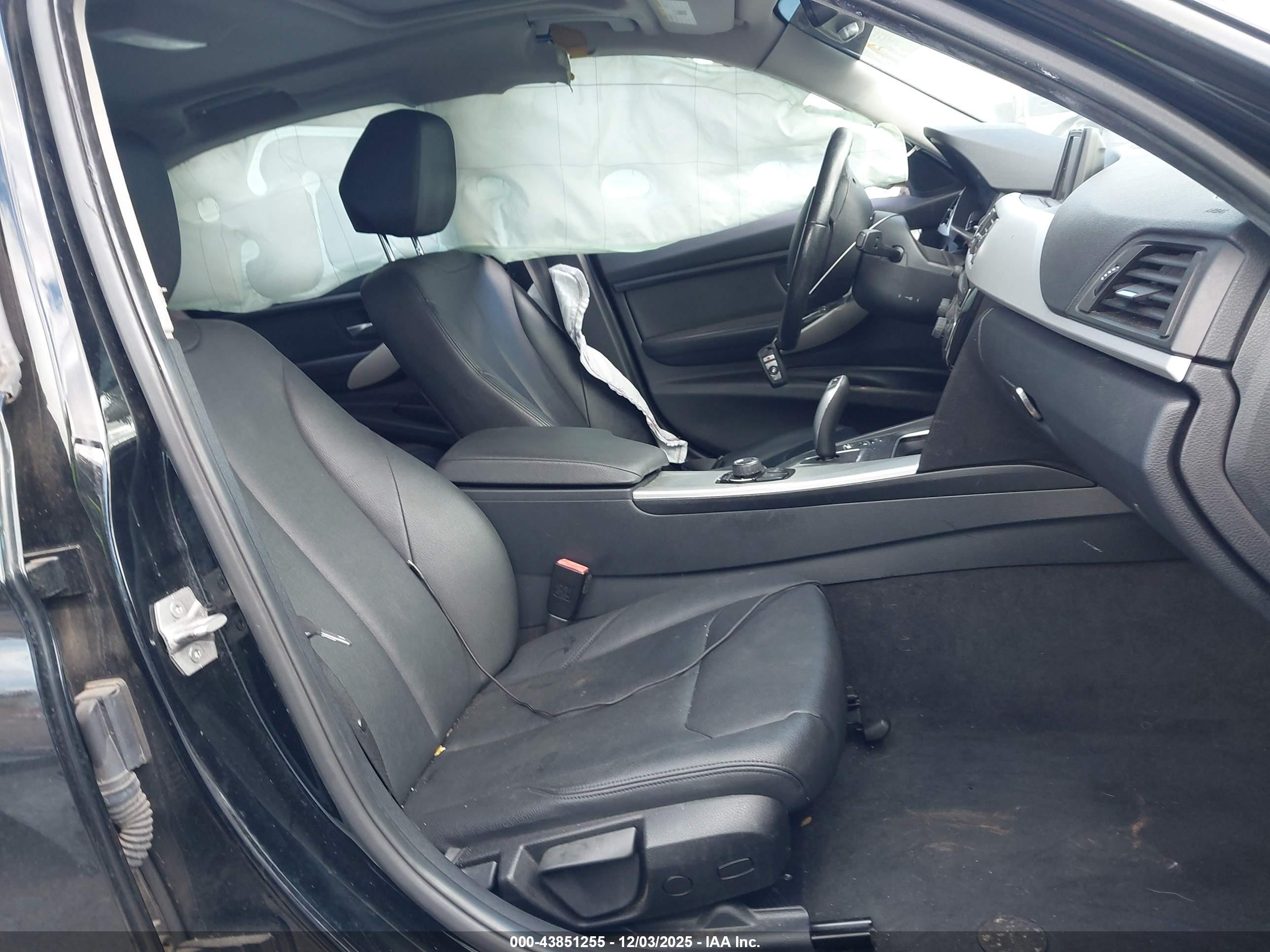 BMW 320I image 5